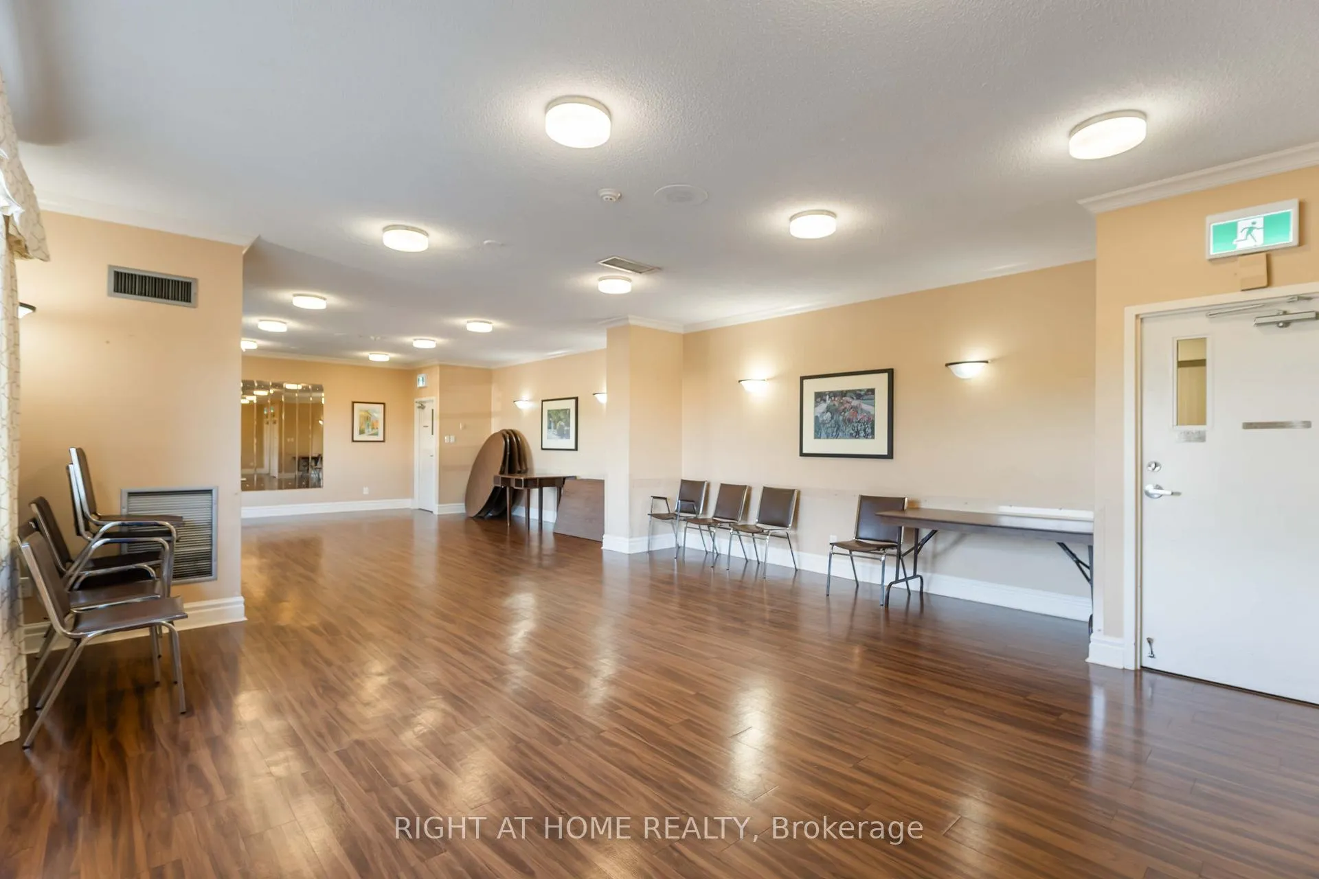Photo 32 of Unit 204, 7 Gale Crescent, St. Catharines, E. Chester — HOMEH