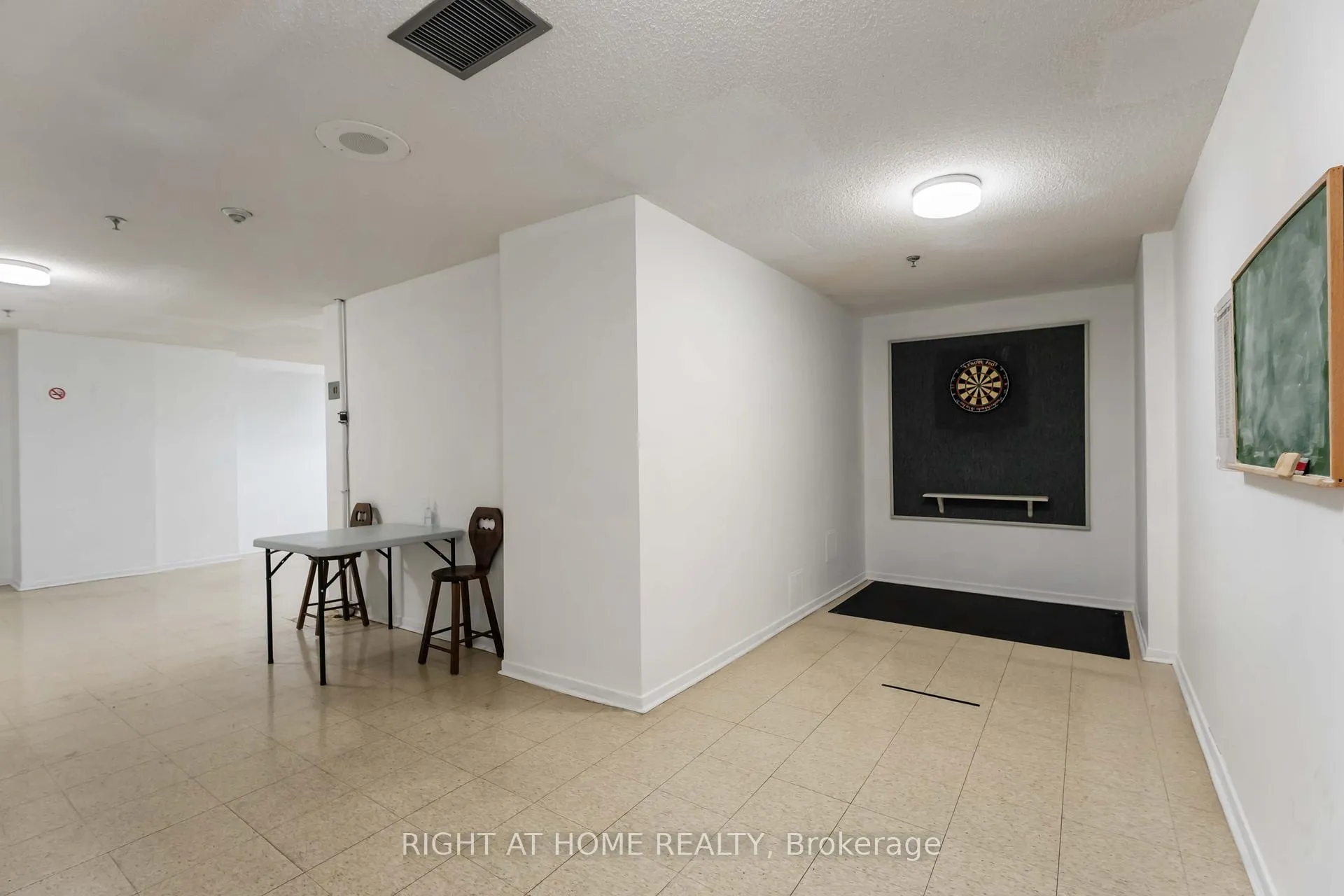 Photo 43 of Unit 204, 7 Gale Crescent, St. Catharines, E. Chester — HOMEH