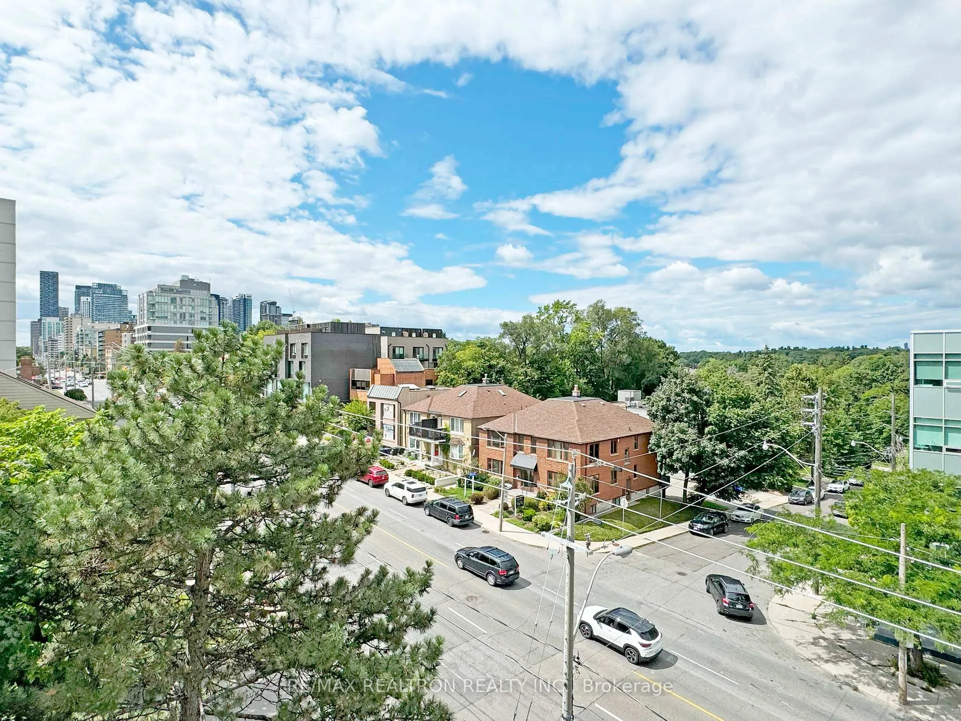 Photo 10 of Unit 802, 525 Eglinton Avenue E, Toronto, Mount Pleasant East — HOMEH