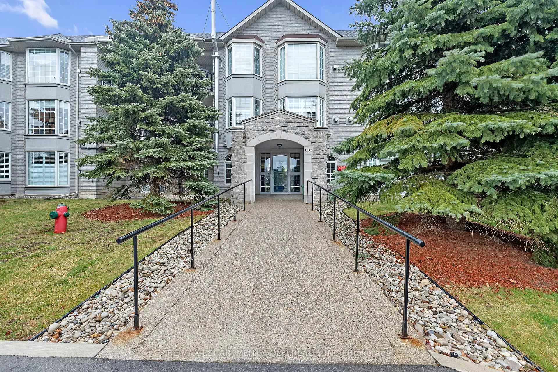 Photo 1 of Unit 106, 990 Golf Links Road, Hamilton, Ancaster — HOMEH
