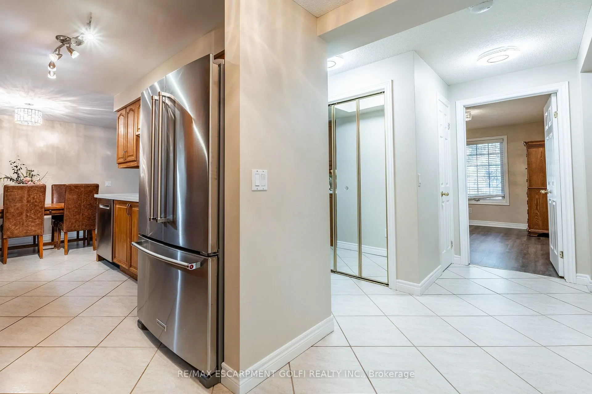 Photo 2 of Unit 106, 990 Golf Links Road, Hamilton, Ancaster — HOMEH