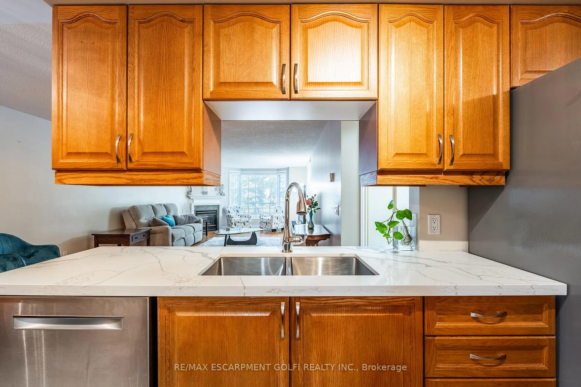 Photo 6 of Unit 106, 990 Golf Links Road, Hamilton, Ancaster — HOMEH