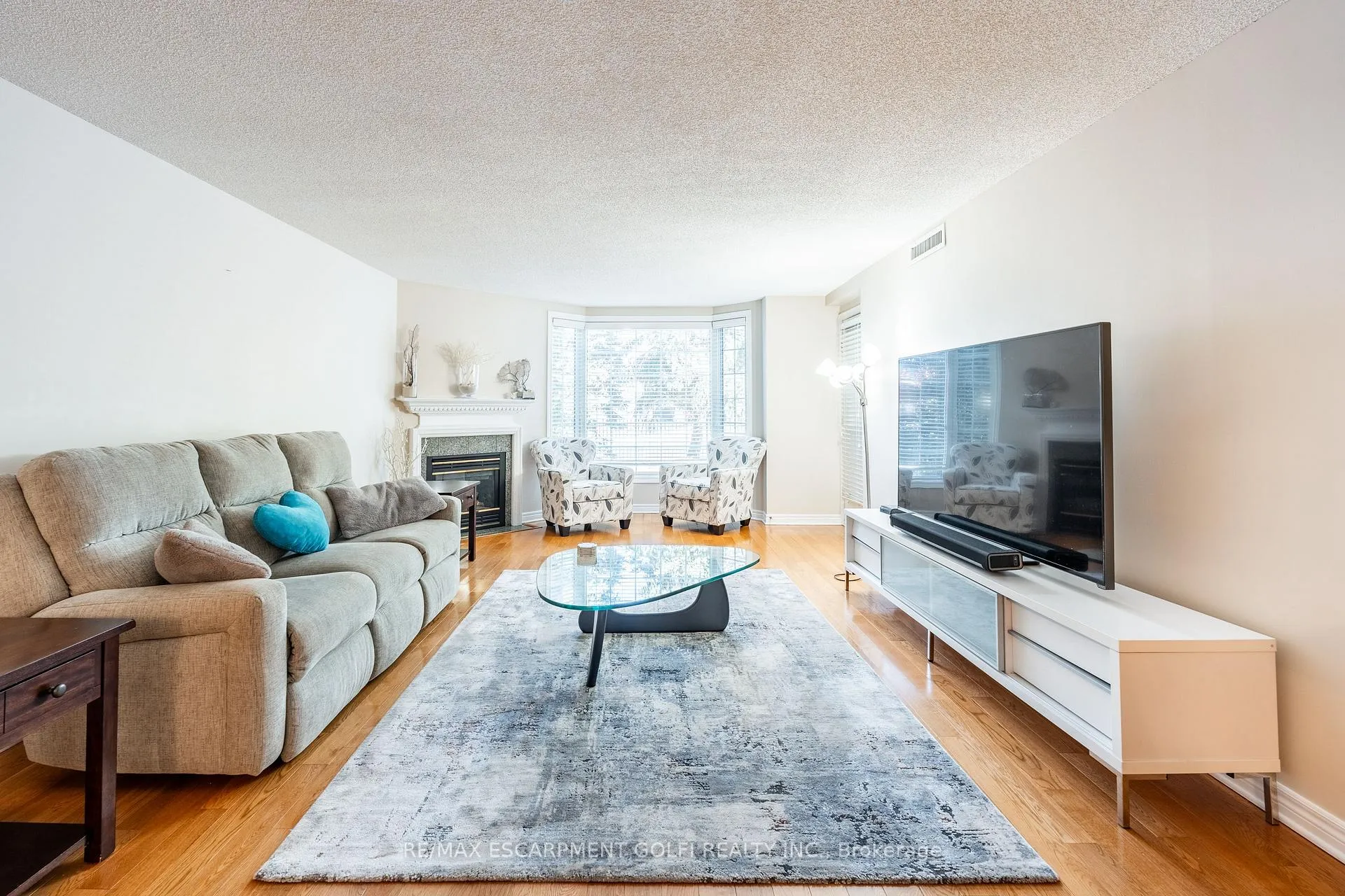 Photo 12 of Unit 106, 990 Golf Links Road, Hamilton, Ancaster — HOMEH