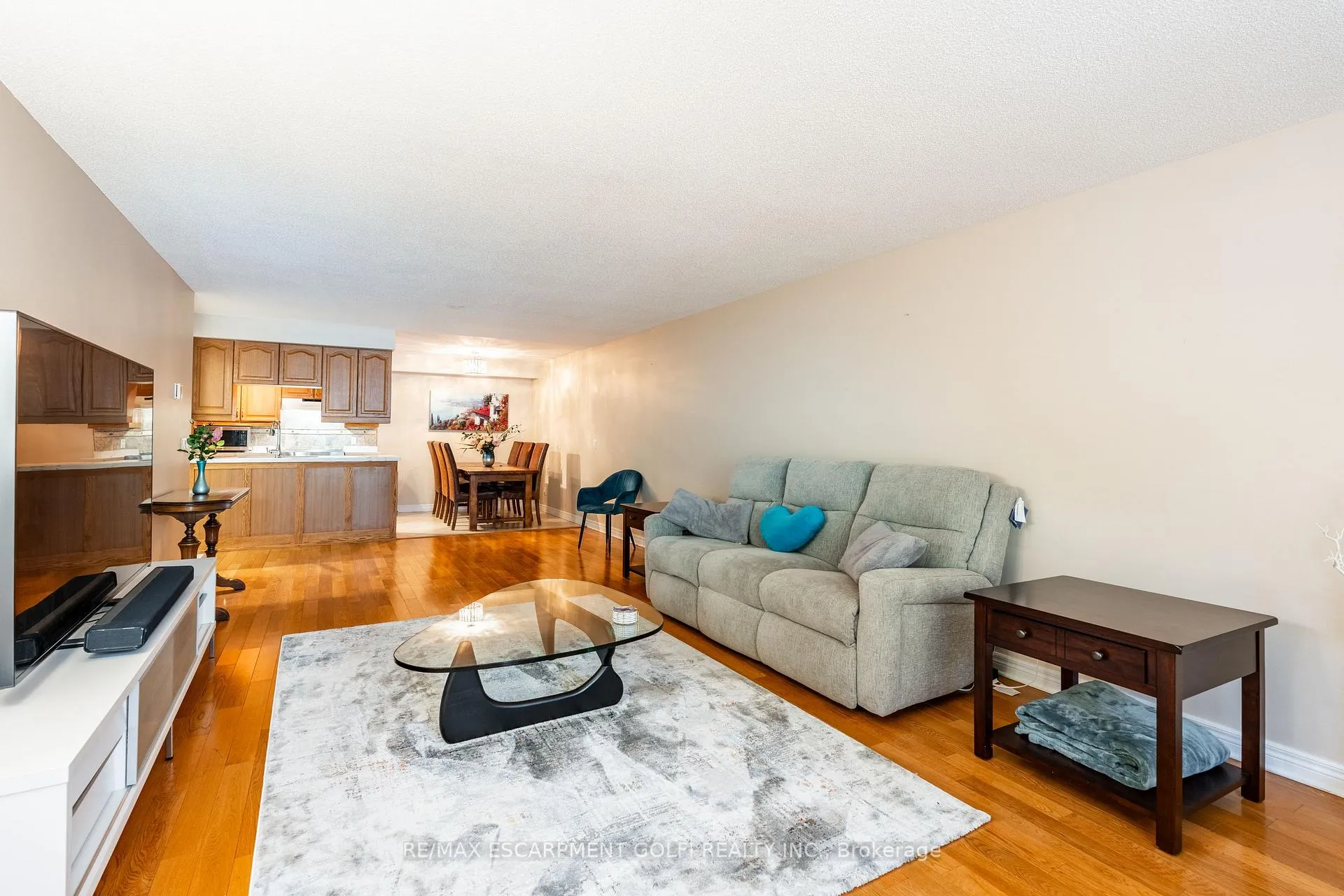 Photo 13 of Unit 106, 990 Golf Links Road, Hamilton, Ancaster — HOMEH
