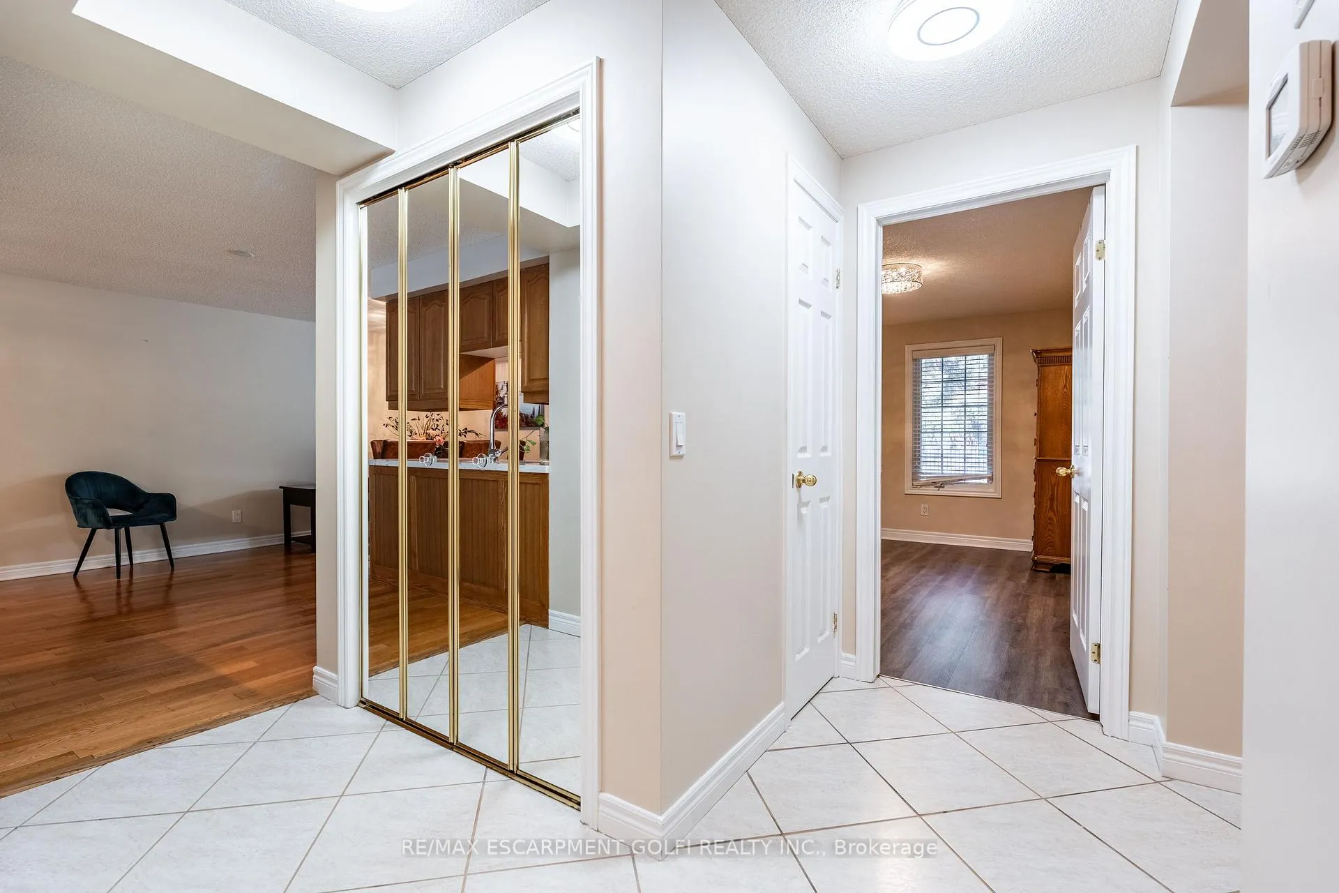 Photo 15 of Unit 106, 990 Golf Links Road, Hamilton, Ancaster — HOMEH