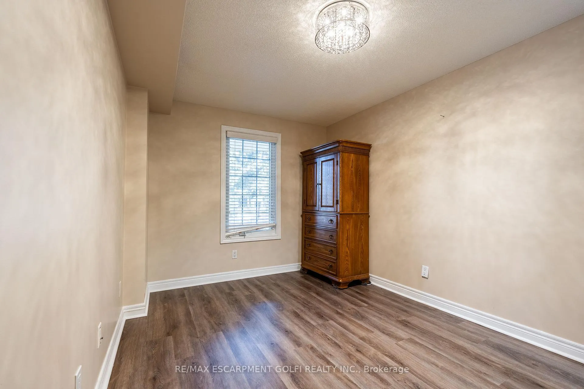 Photo 17 of Unit 106, 990 Golf Links Road, Hamilton, Ancaster — HOMEH