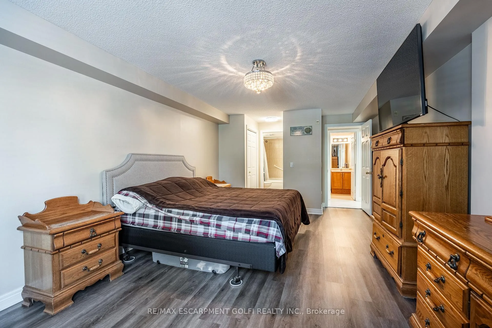 Photo 22 of Unit 106, 990 Golf Links Road, Hamilton, Ancaster — HOMEH