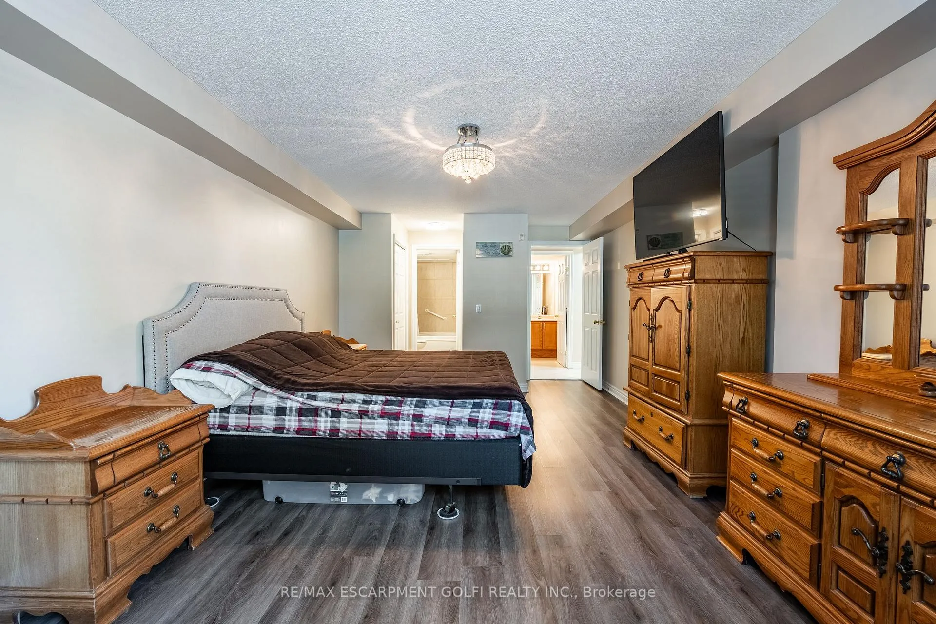 Photo 23 of Unit 106, 990 Golf Links Road, Hamilton, Ancaster — HOMEH