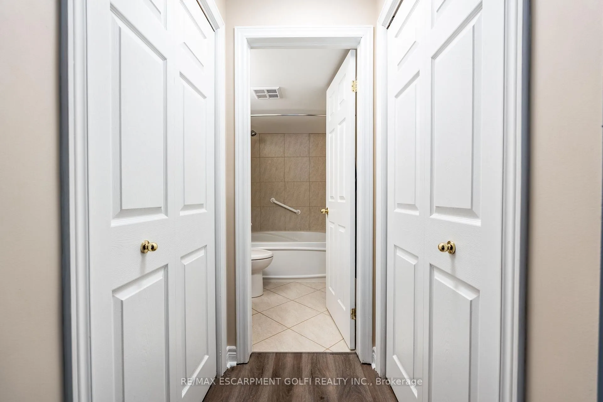 Photo 24 of Unit 106, 990 Golf Links Road, Hamilton, Ancaster — HOMEH