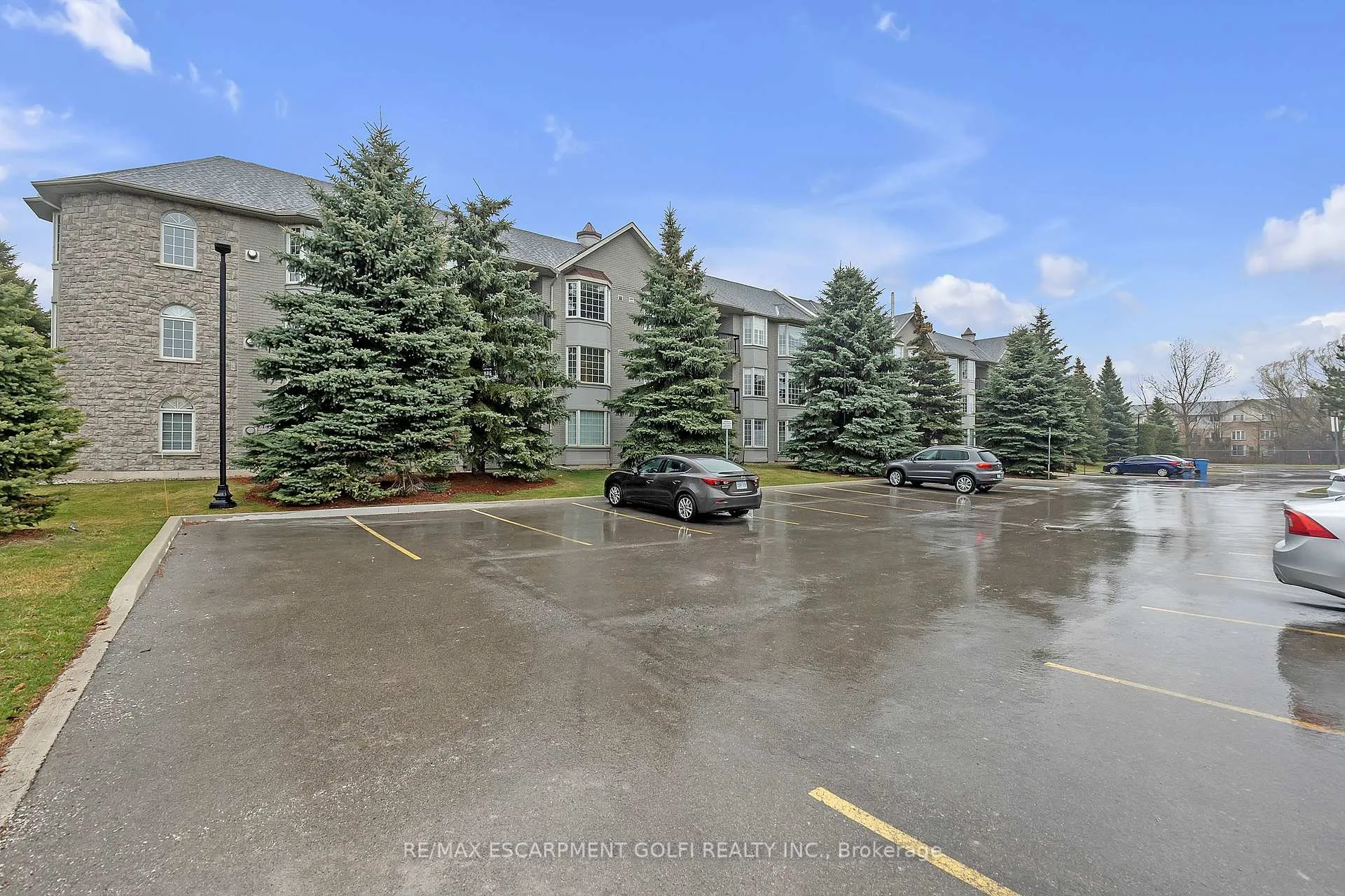 Photo 37 of Unit 106, 990 Golf Links Road, Hamilton, Ancaster — HOMEH