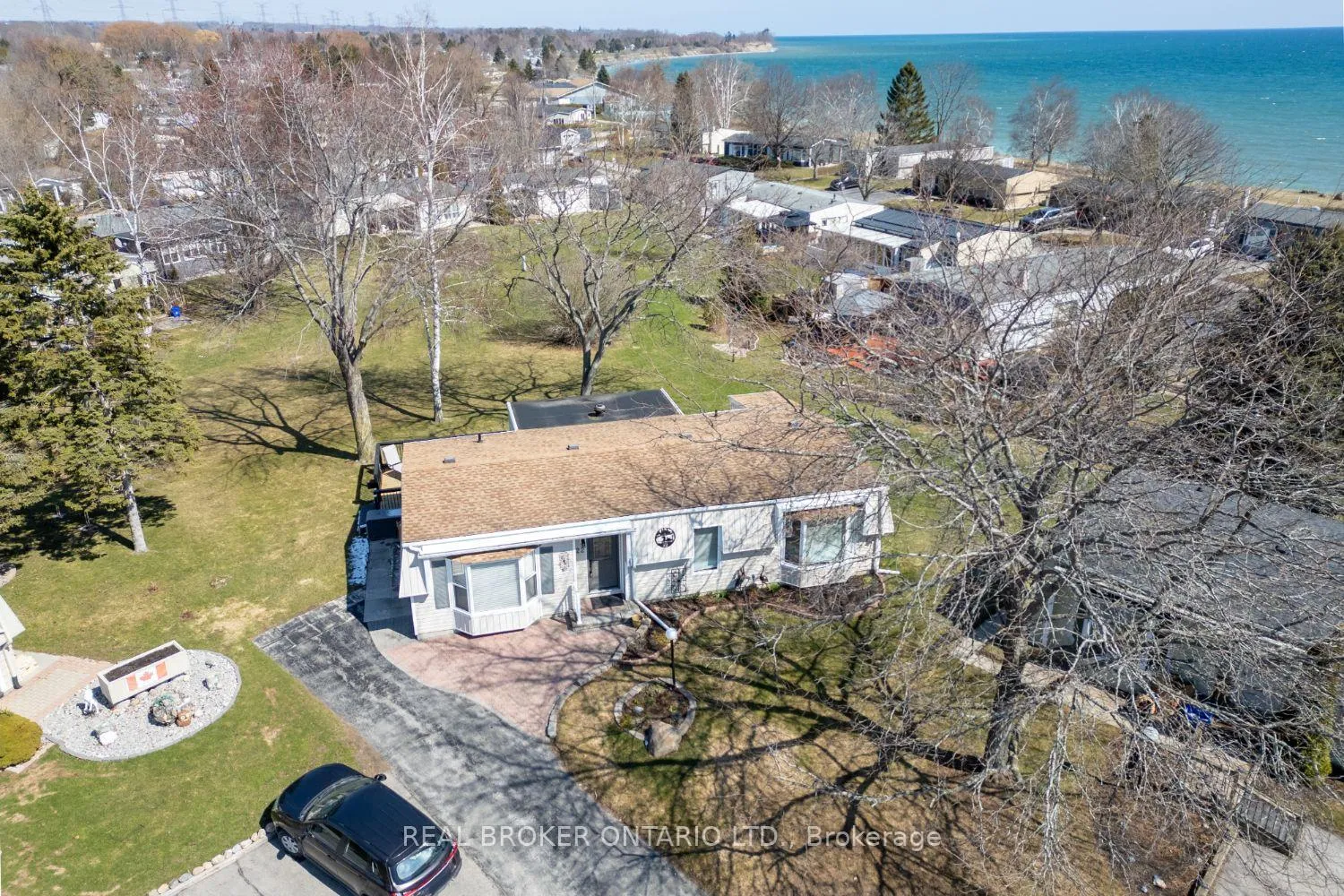 Photo 1 of 22 Champlain Court, Clarington, Newcastle — HOMEH