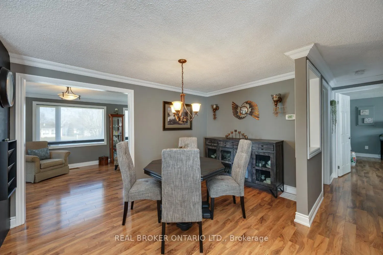 Photo 9 of 22 Champlain Court, Clarington, Newcastle — HOMEH