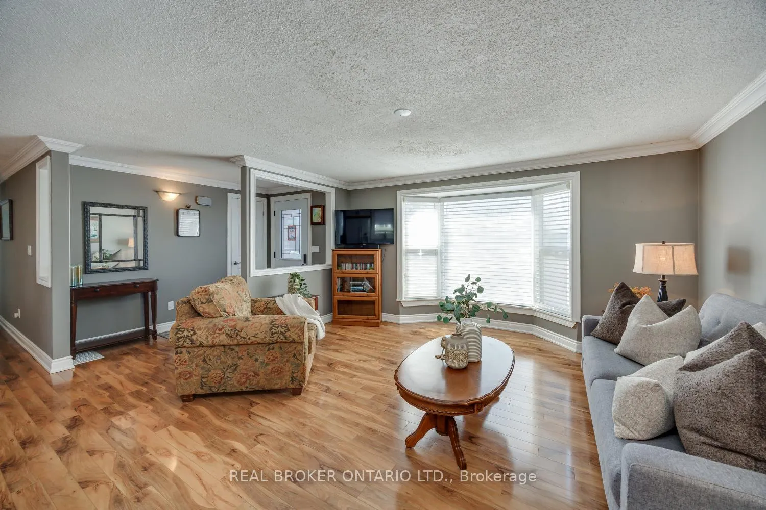 Photo 11 of 22 Champlain Court, Clarington, Newcastle — HOMEH