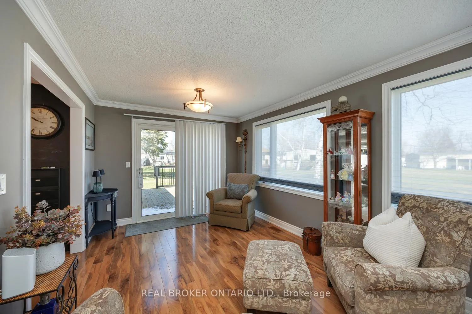 Photo 12 of 22 Champlain Court, Clarington, Newcastle — HOMEH