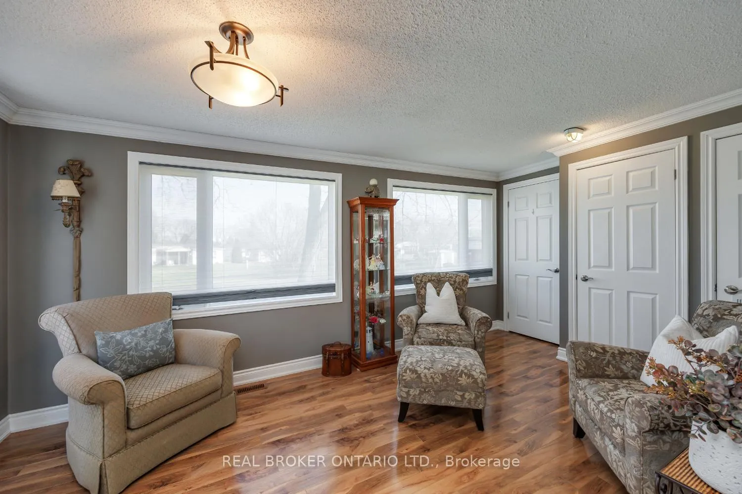Photo 13 of 22 Champlain Court, Clarington, Newcastle — HOMEH
