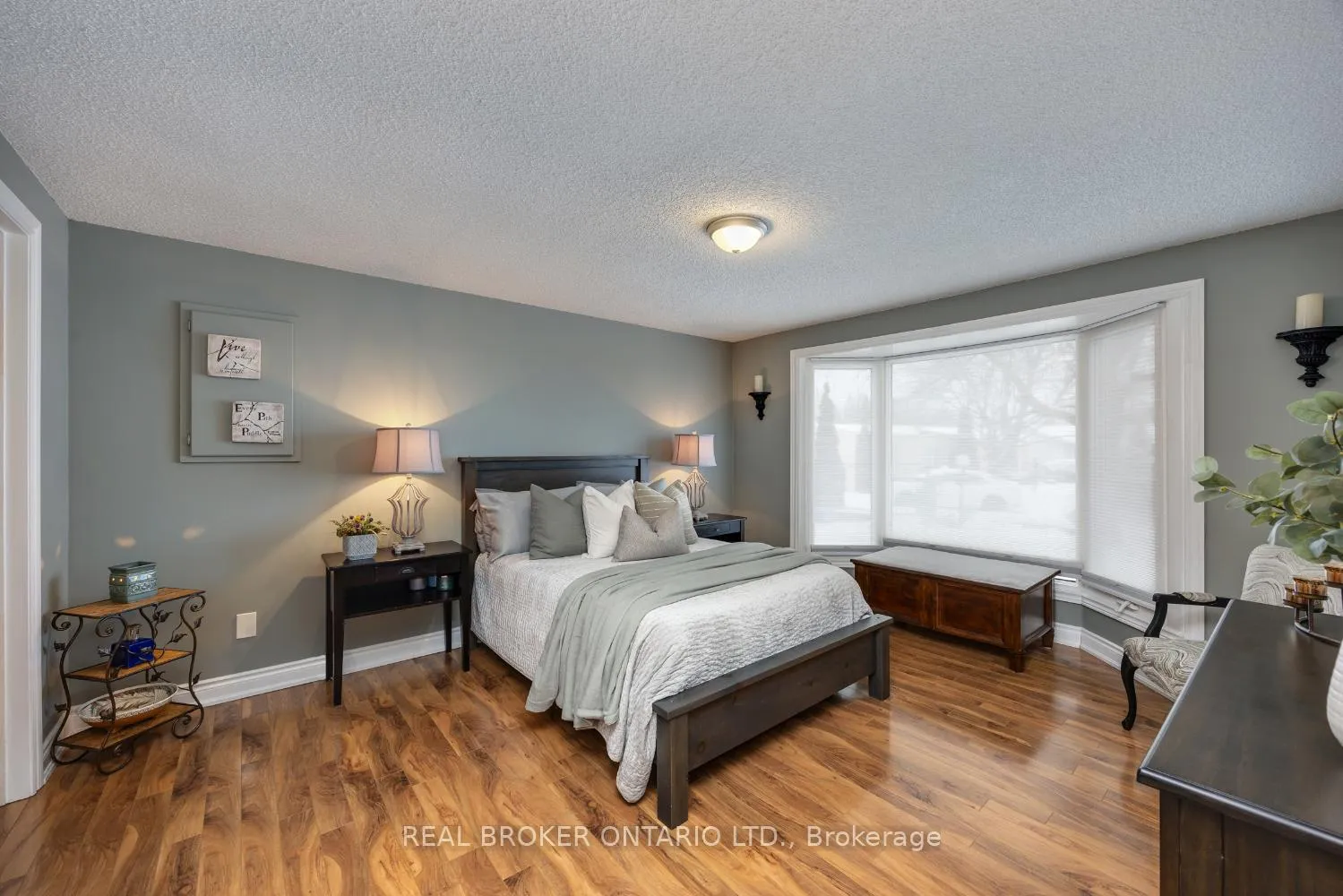 Photo 14 of 22 Champlain Court, Clarington, Newcastle — HOMEH