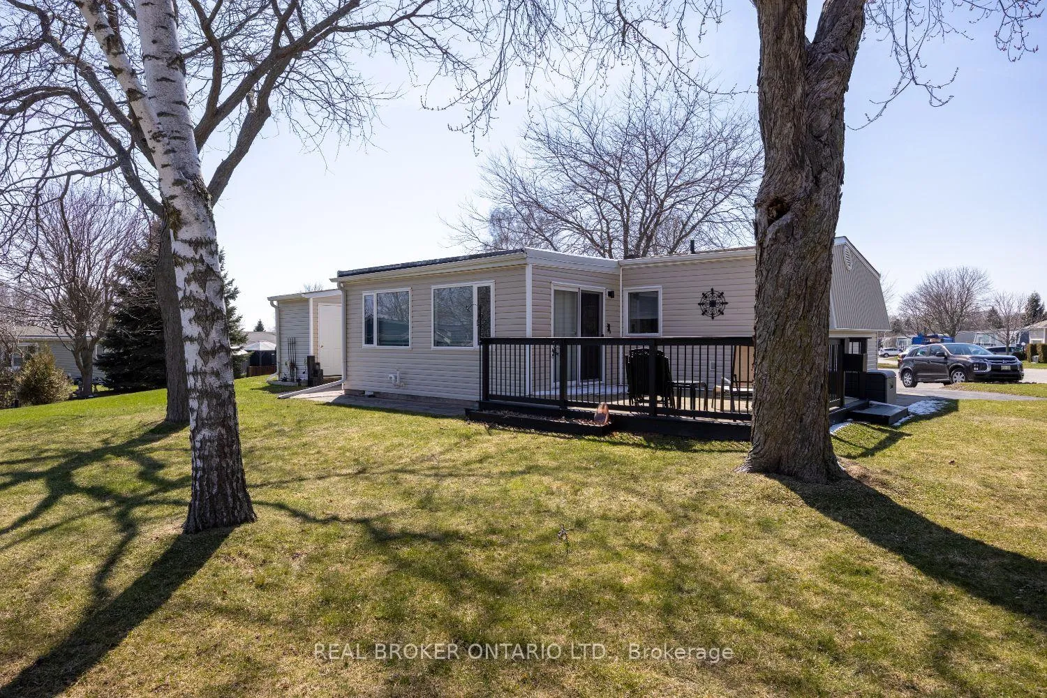 Photo 23 of 22 Champlain Court, Clarington, Newcastle — HOMEH