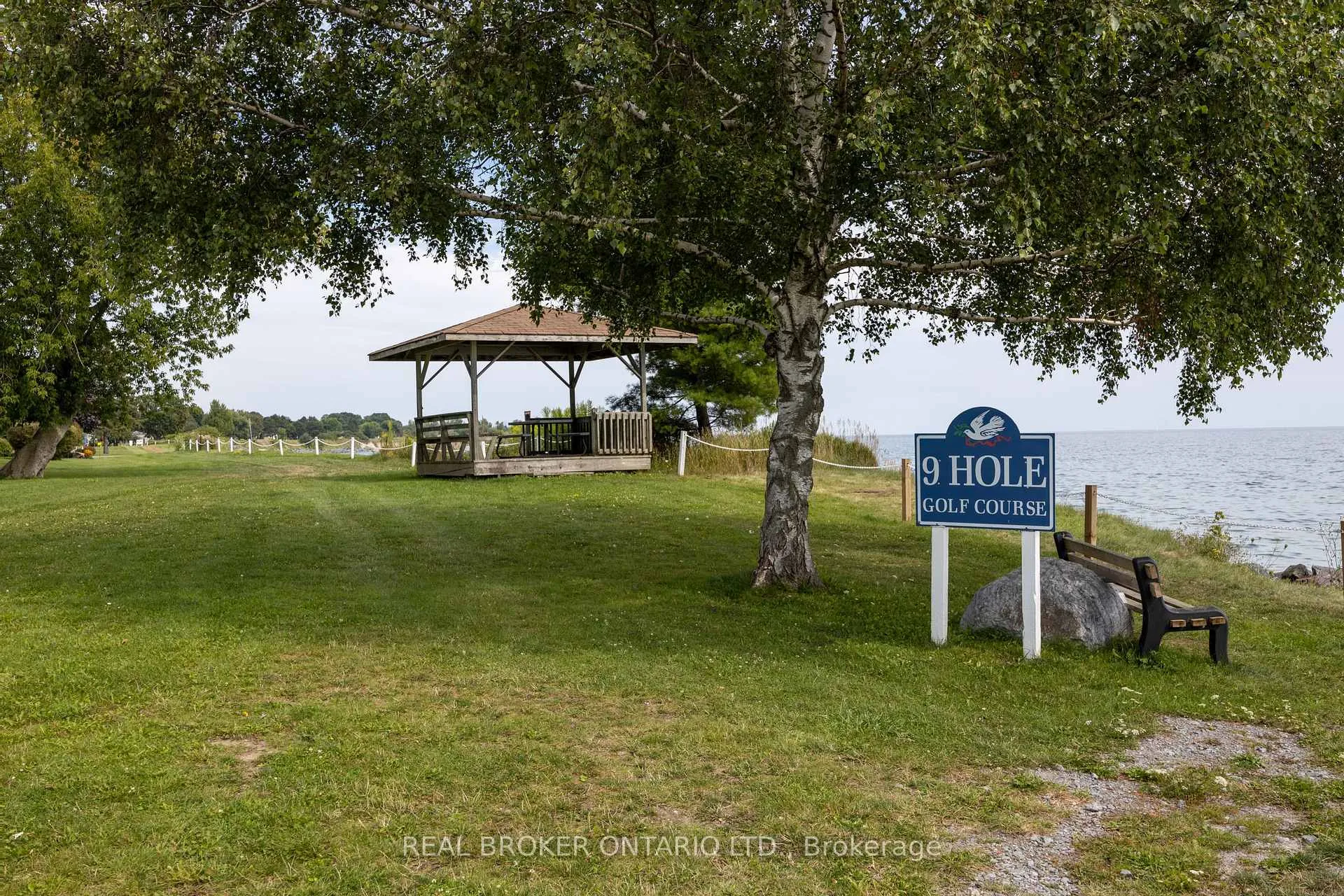 Photo 36 of 22 Champlain Court, Clarington, Newcastle — HOMEH
