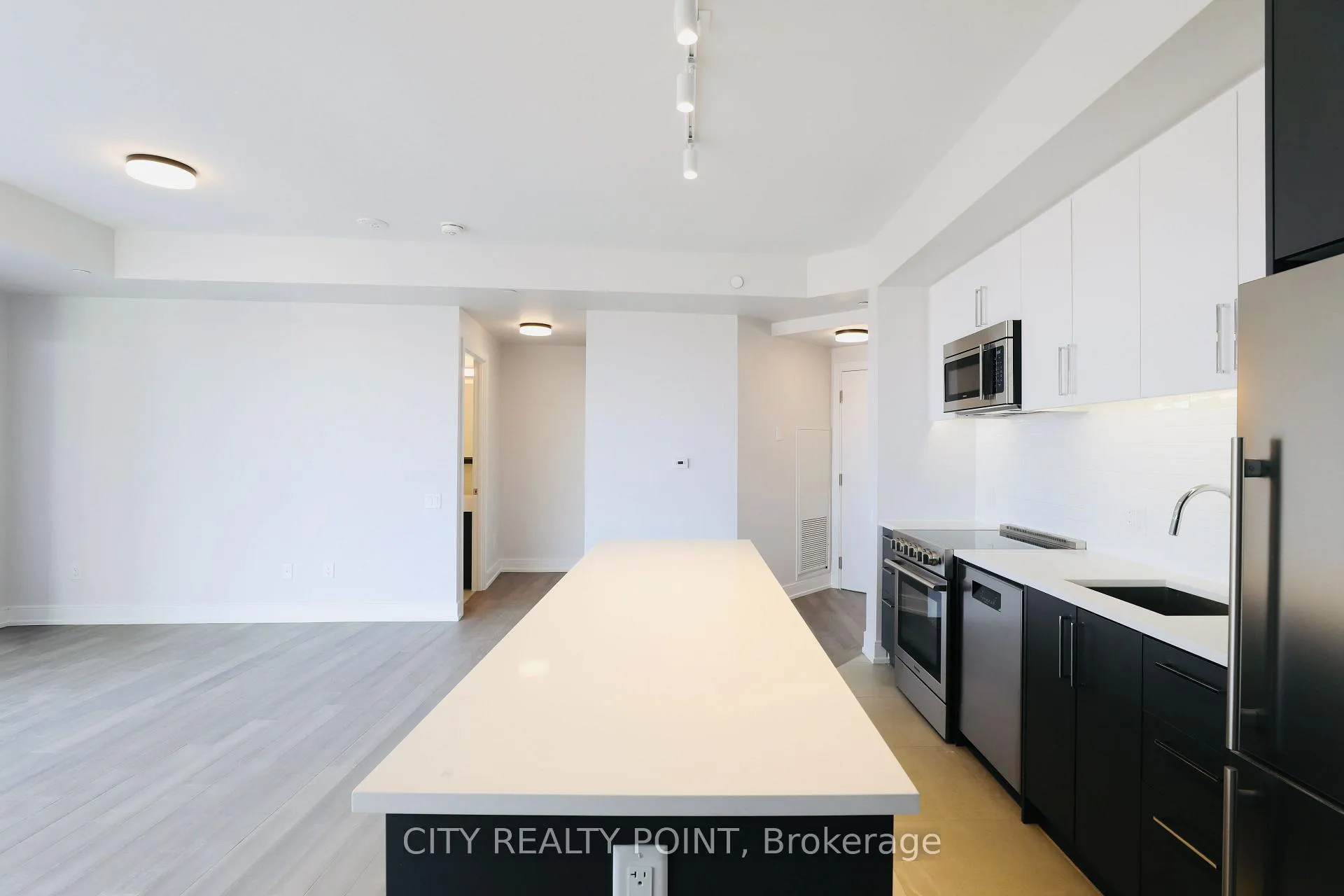 Photo 5 of Unit 306, 2525 Bathurst Street, Toronto, Forest Hill North — HOMEH