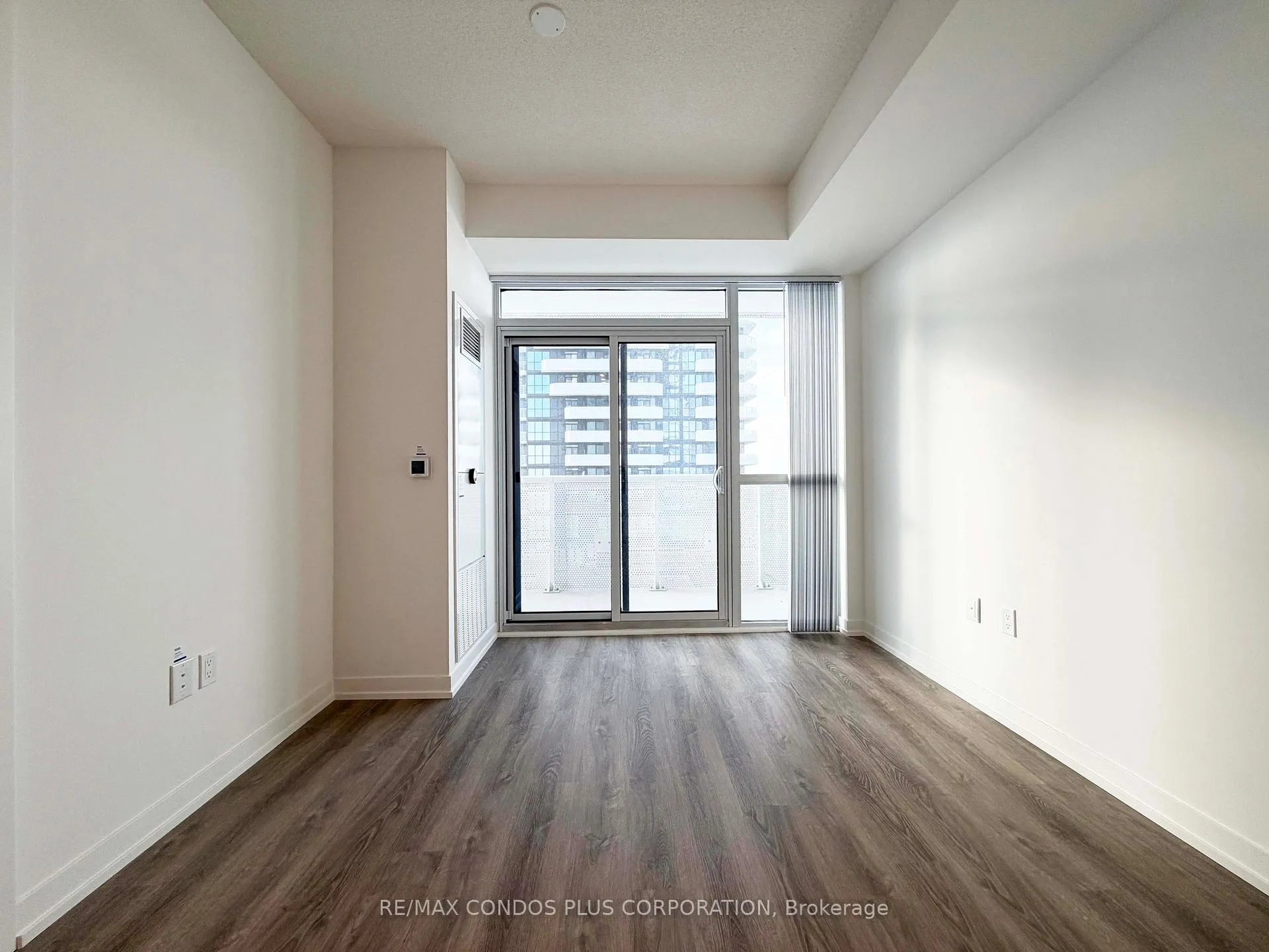 Photo 3 of Unit 815, 8 Interchange Way, Vaughan, Vaughan Corporate Centre — HOMEH
