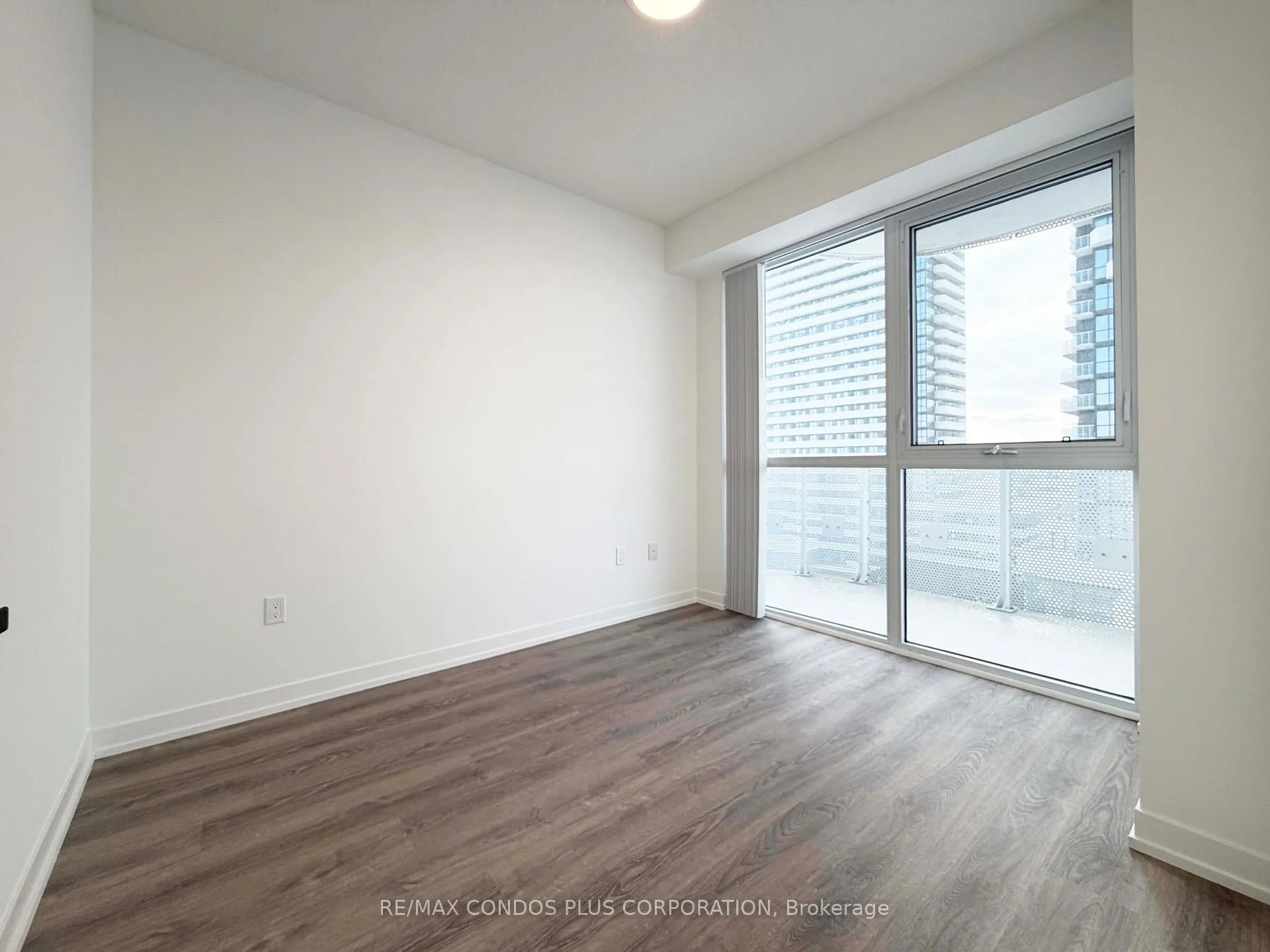 Photo 8 of Unit 815, 8 Interchange Way, Vaughan, Vaughan Corporate Centre — HOMEH