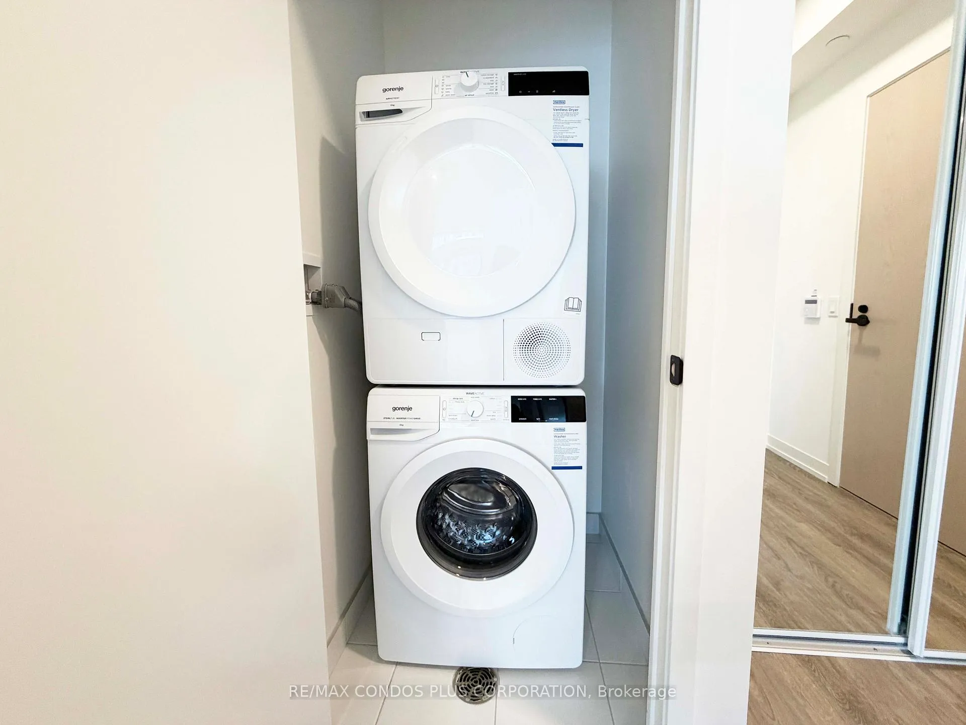 Photo 11 of Unit 815, 8 Interchange Way, Vaughan, Vaughan Corporate Centre — HOMEH