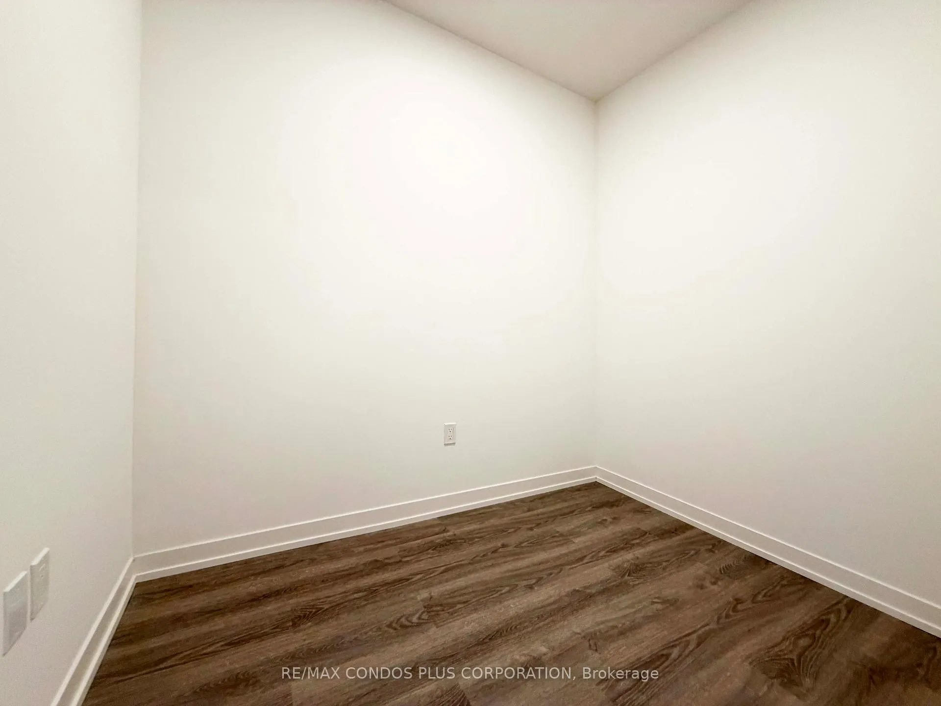 Photo 12 of Unit 815, 8 Interchange Way, Vaughan, Vaughan Corporate Centre — HOMEH