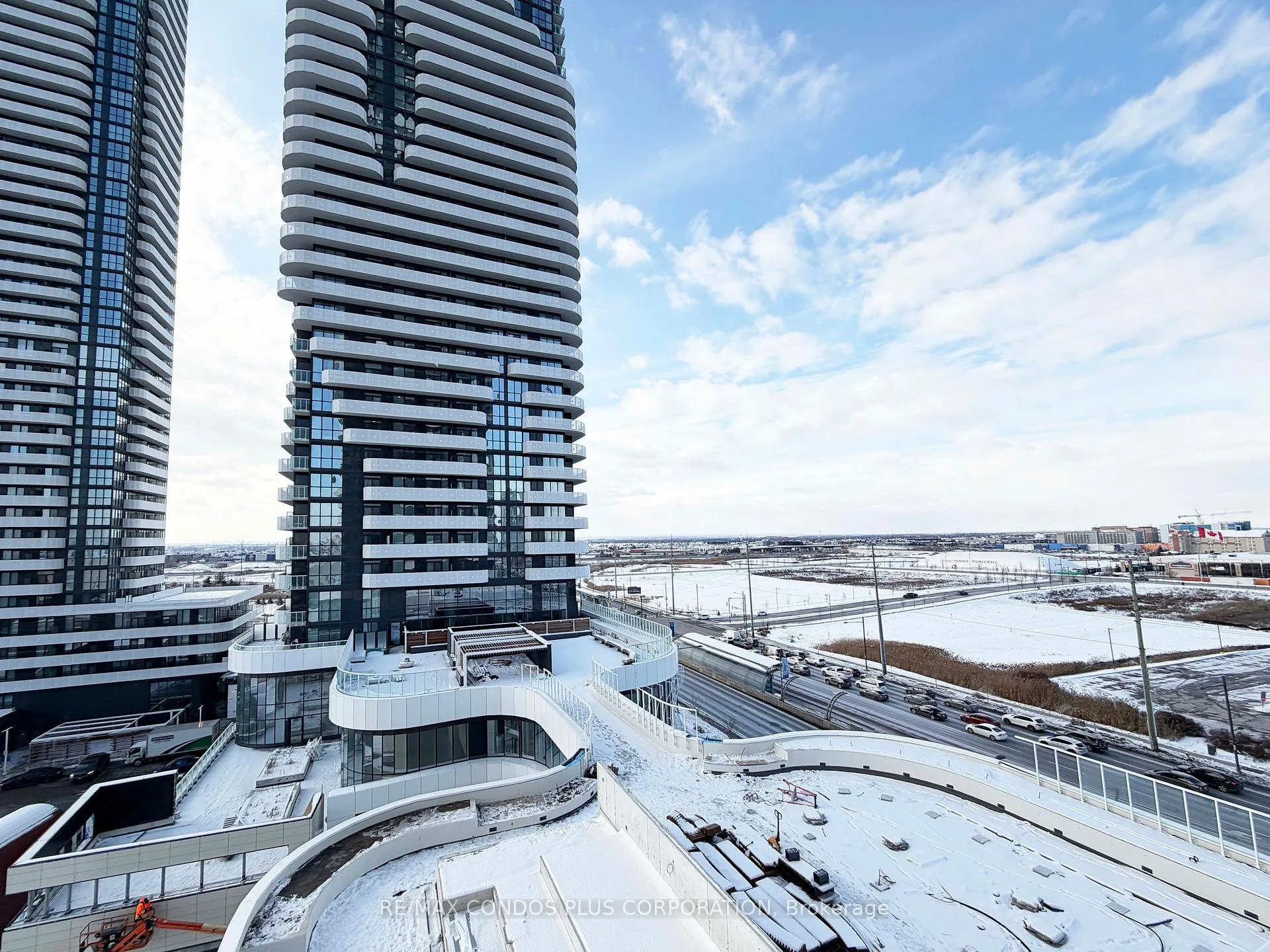 Photo 16 of Unit 815, 8 Interchange Way, Vaughan, Vaughan Corporate Centre — HOMEH