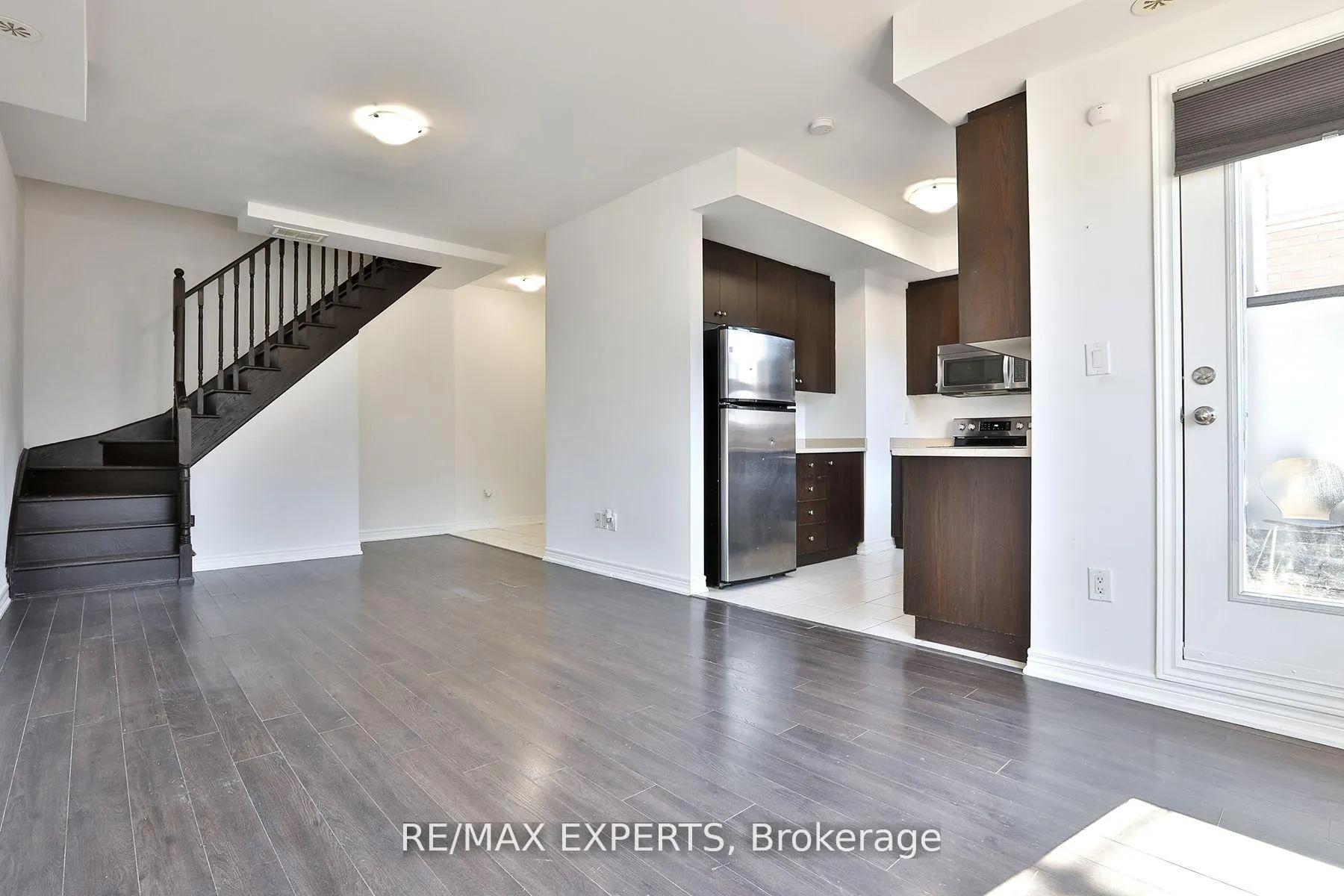 Photo 8 of Unit 16, 105 Kayla Crescent, Vaughan, Maple — HOMEH