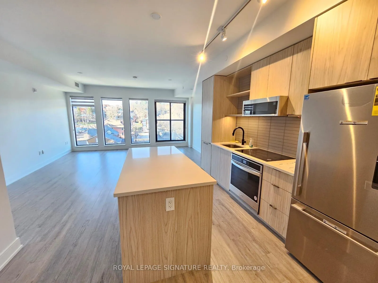 Photo 7 of Unit 622, 185 Dunlop Street E, Barrie, Lakeshore — HOMEH