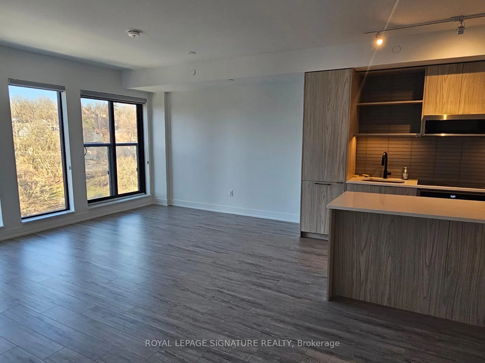 Photo 9 of Unit 622, 185 Dunlop Street E, Barrie, Lakeshore — HOMEH