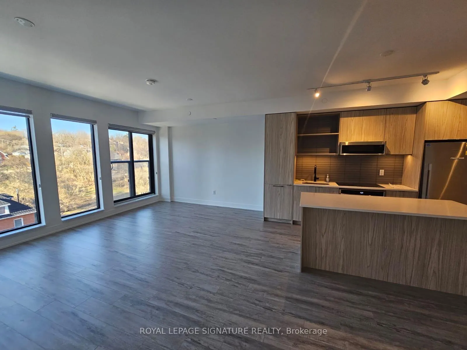 Photo 10 of Unit 622, 185 Dunlop Street E, Barrie, Lakeshore — HOMEH