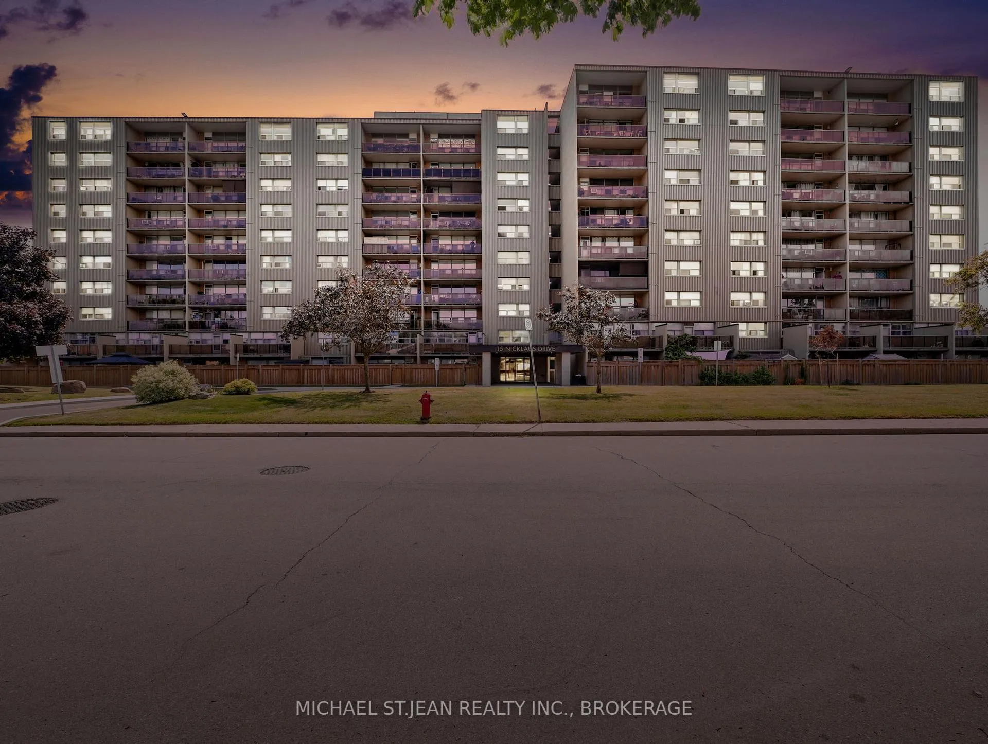 Photo 1 of Unit 912, 15 Nicklaus Drive, Hamilton, Vincent — HOMEH