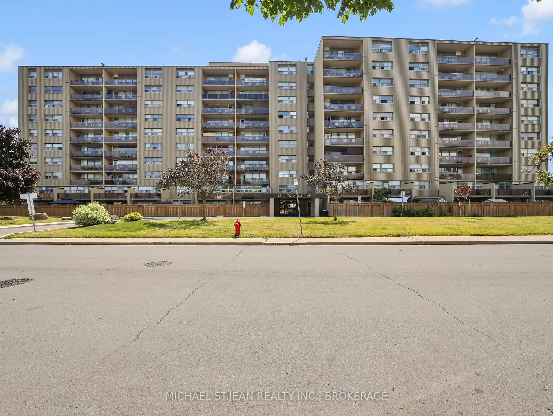 Photo 2 of Unit 912, 15 Nicklaus Drive, Hamilton, Vincent — HOMEH