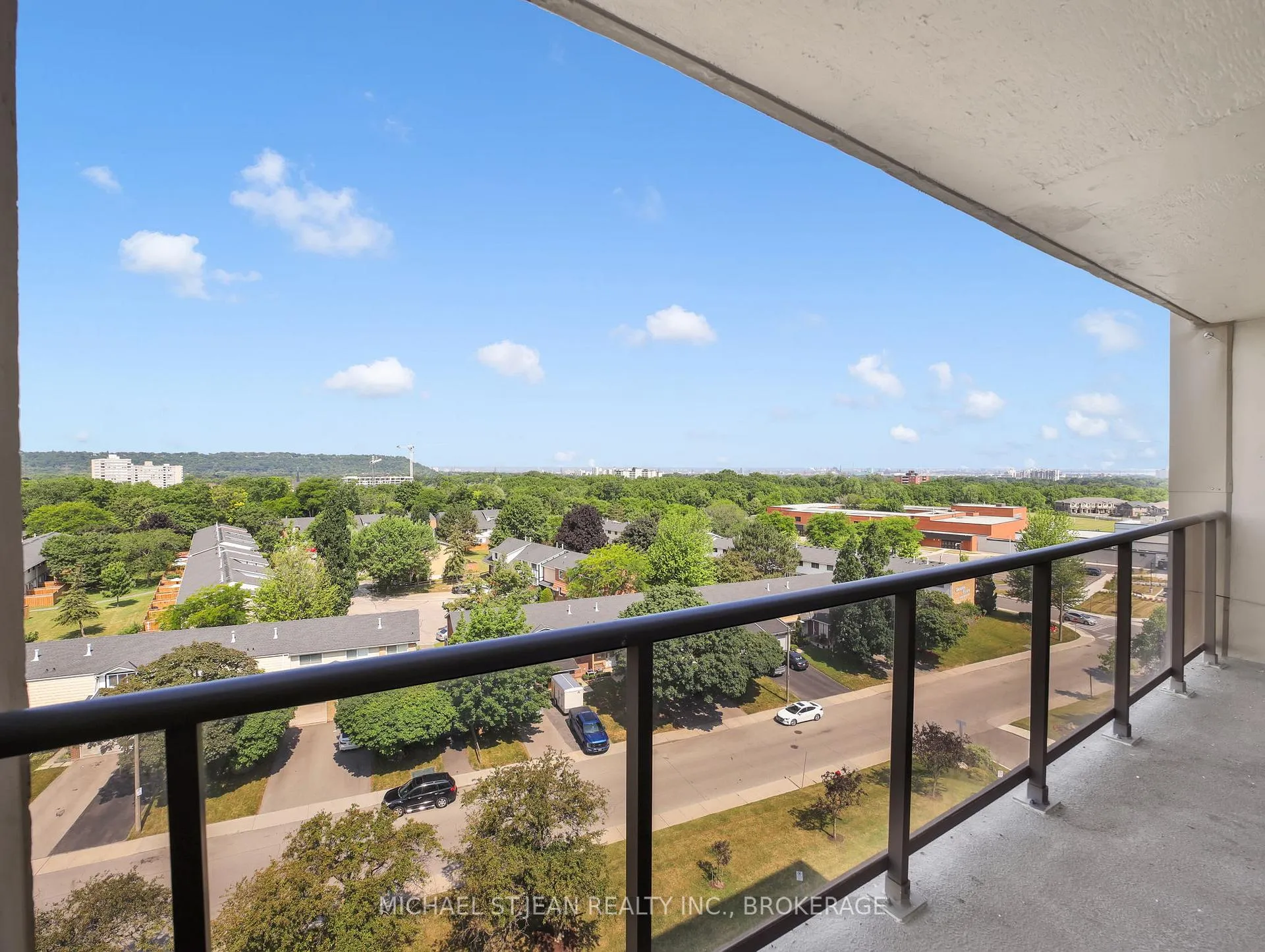 Photo 4 of Unit 912, 15 Nicklaus Drive, Hamilton, Vincent — HOMEH