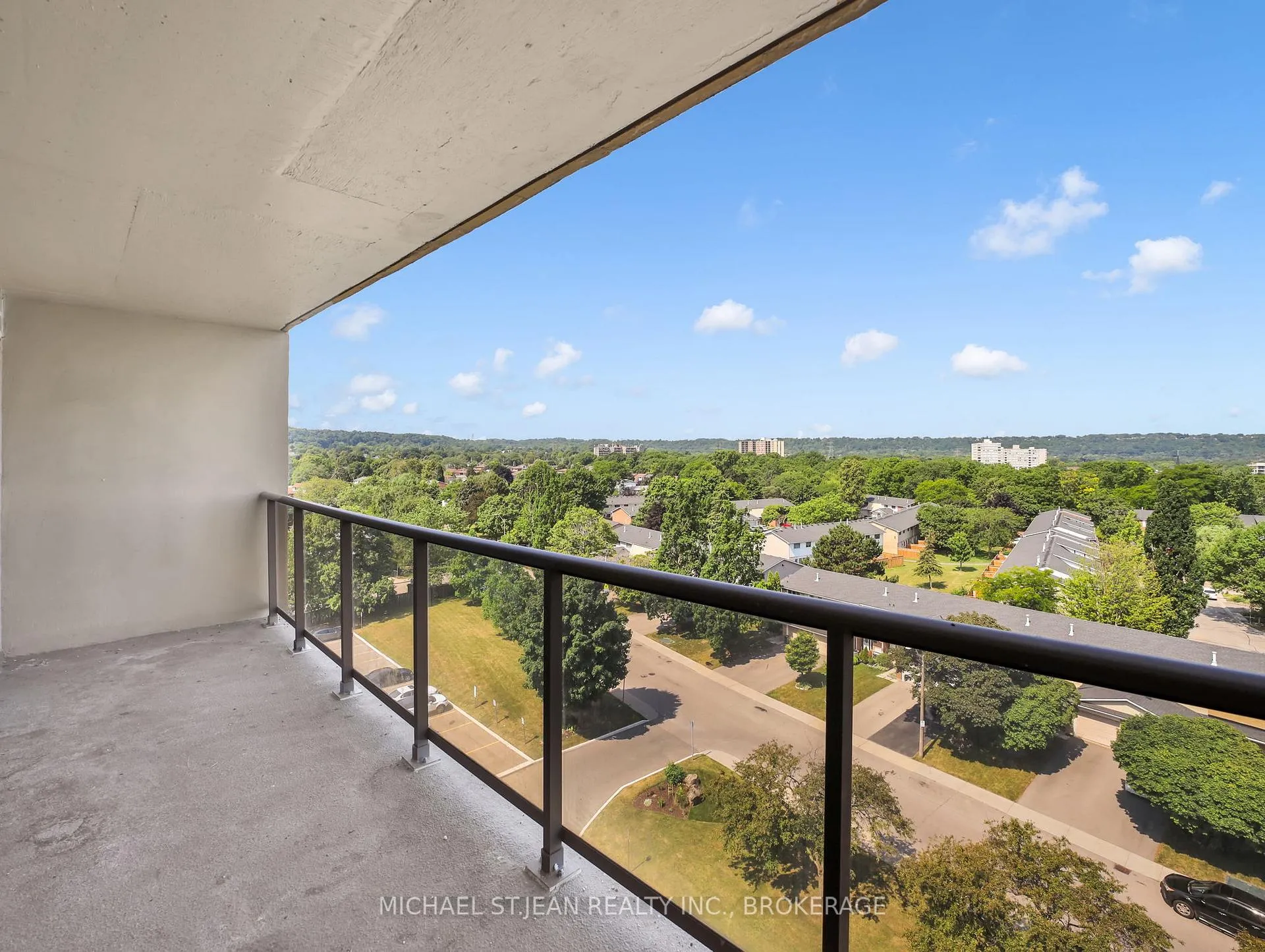 Photo 5 of Unit 912, 15 Nicklaus Drive, Hamilton, Vincent — HOMEH