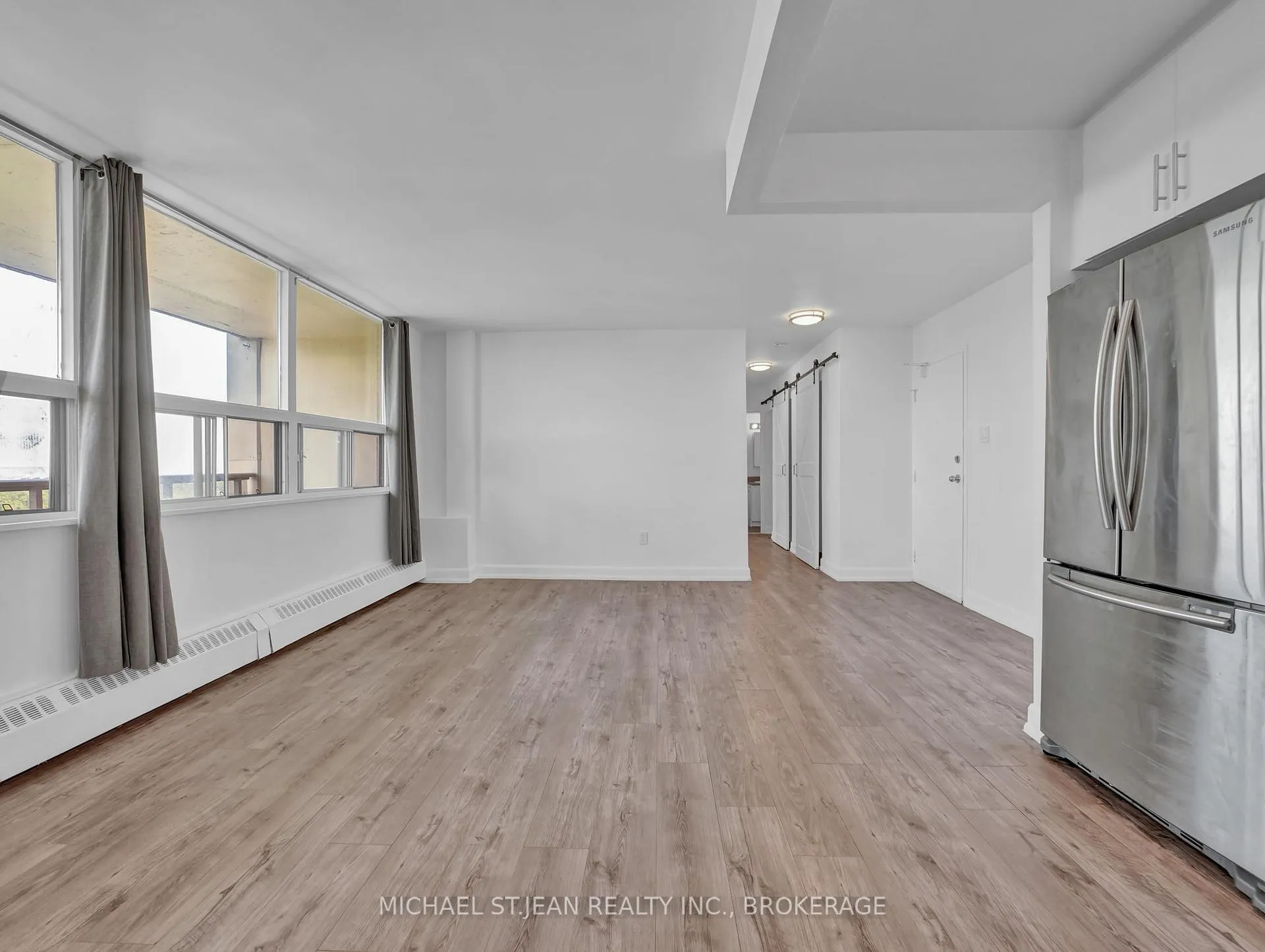 Photo 9 of Unit 912, 15 Nicklaus Drive, Hamilton, Vincent — HOMEH