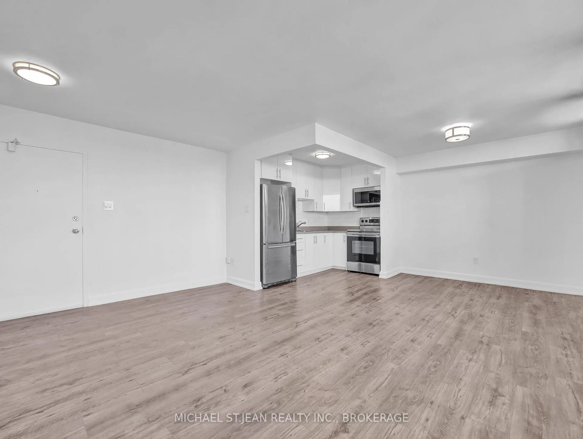 Photo 12 of Unit 912, 15 Nicklaus Drive, Hamilton, Vincent — HOMEH