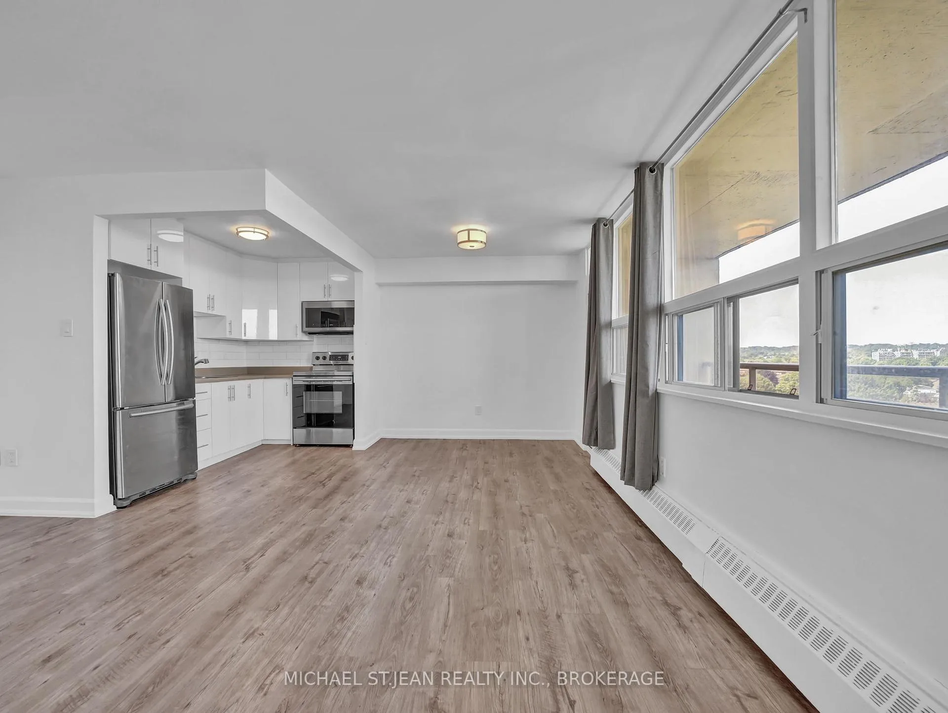 Photo 13 of Unit 912, 15 Nicklaus Drive, Hamilton, Vincent — HOMEH