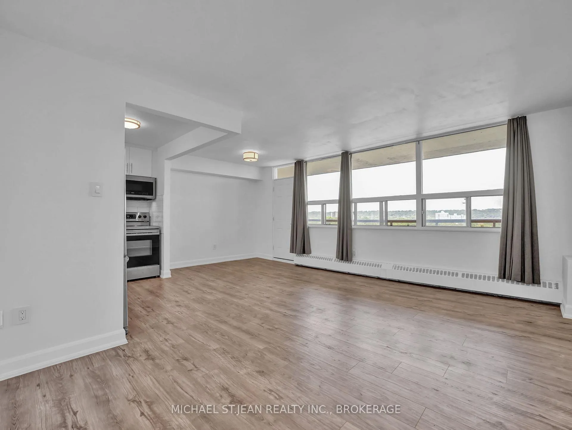 Photo 14 of Unit 912, 15 Nicklaus Drive, Hamilton, Vincent — HOMEH