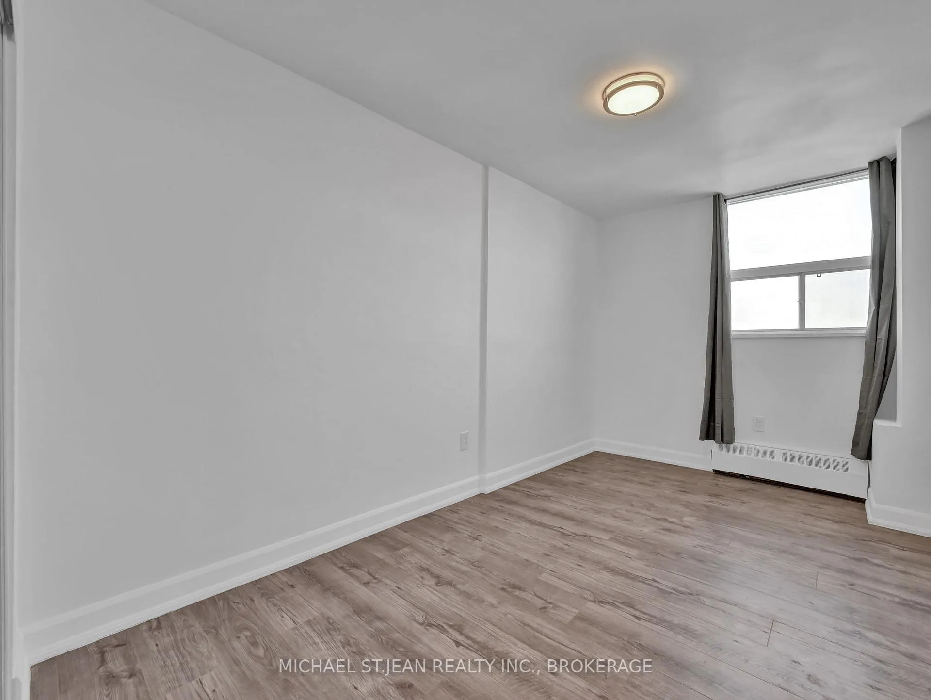 Photo 16 of Unit 912, 15 Nicklaus Drive, Hamilton, Vincent — HOMEH