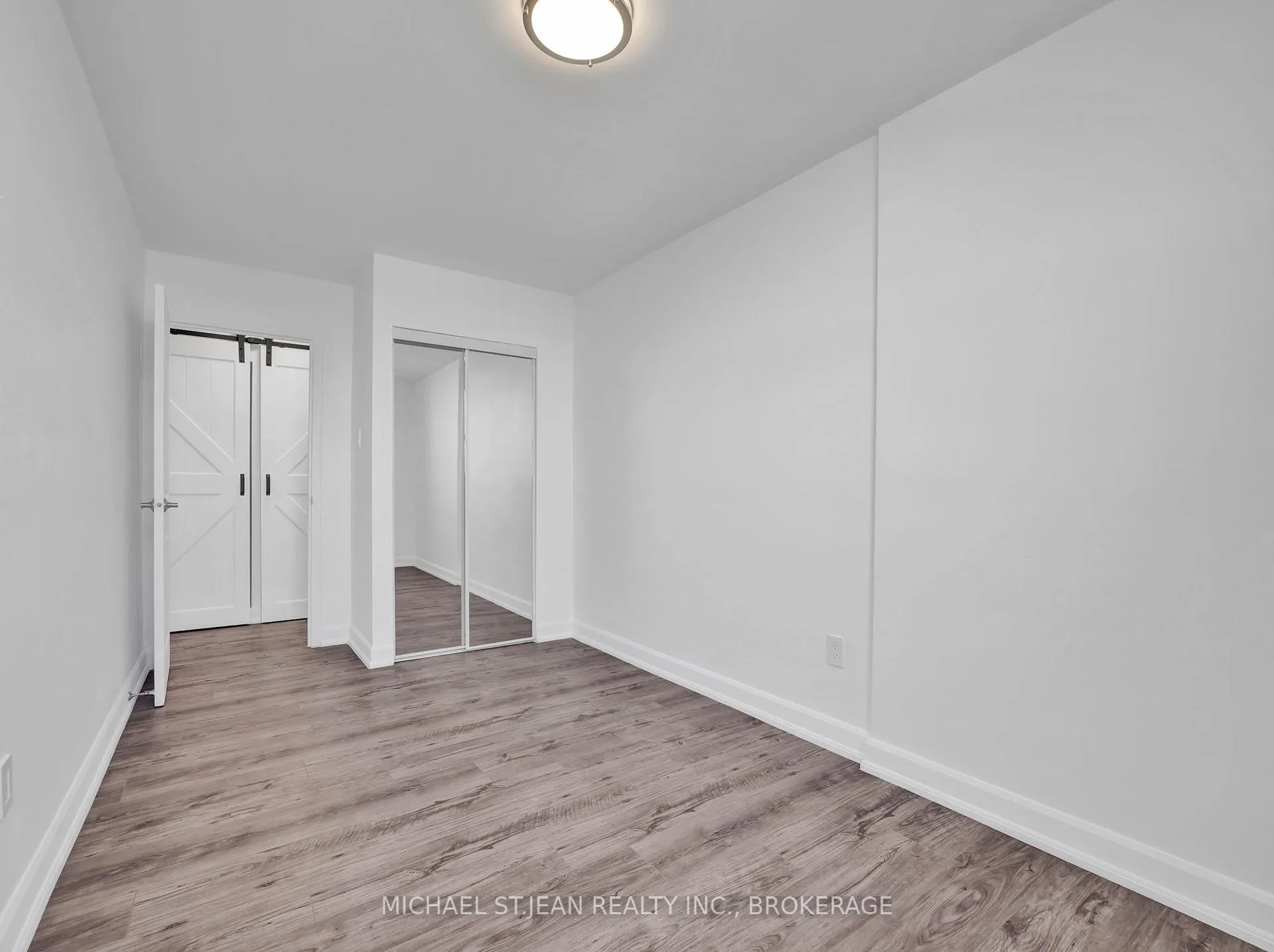 Photo 20 of Unit 912, 15 Nicklaus Drive, Hamilton, Vincent — HOMEH