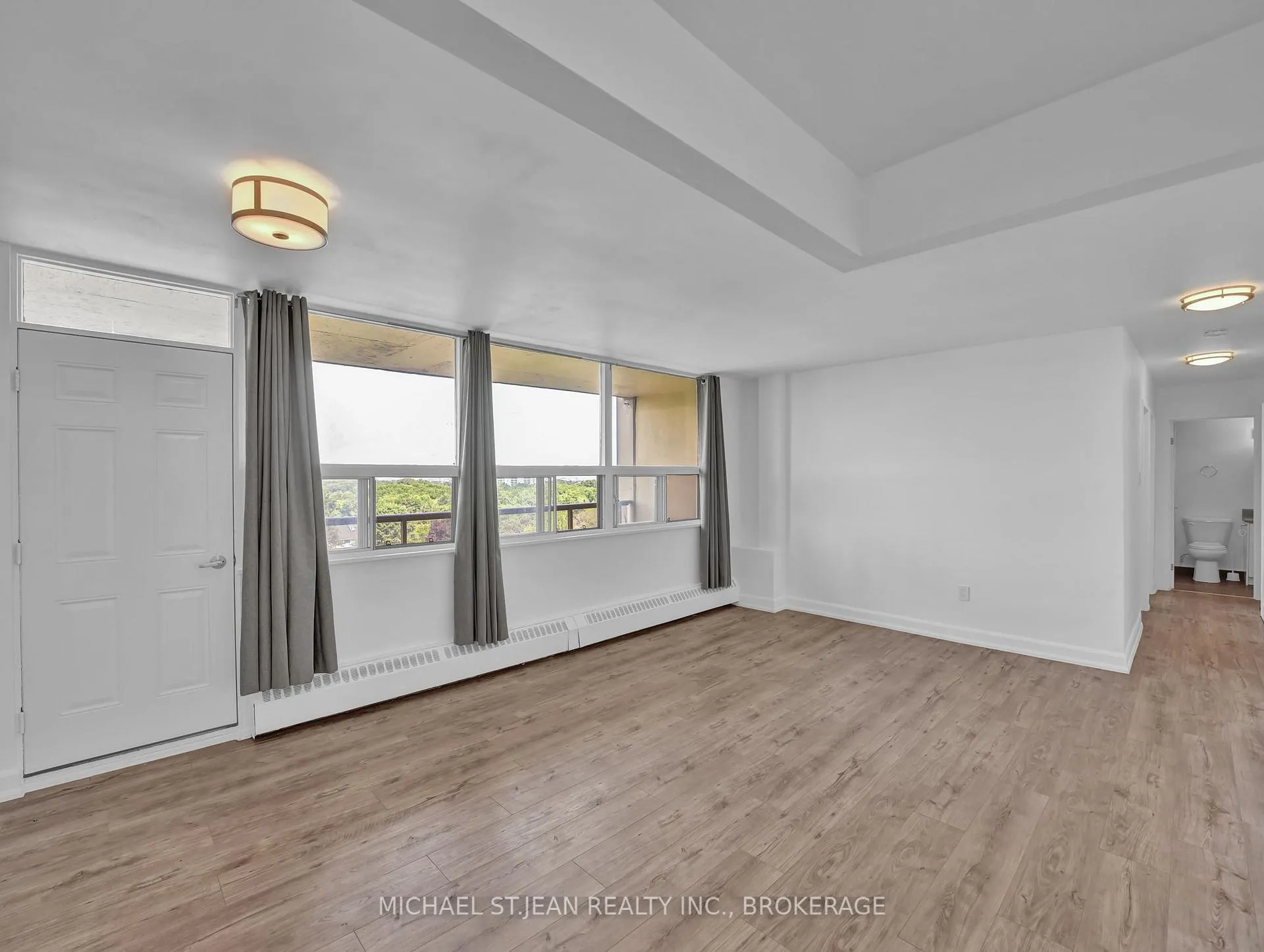 Photo 23 of Unit 912, 15 Nicklaus Drive, Hamilton, Vincent — HOMEH