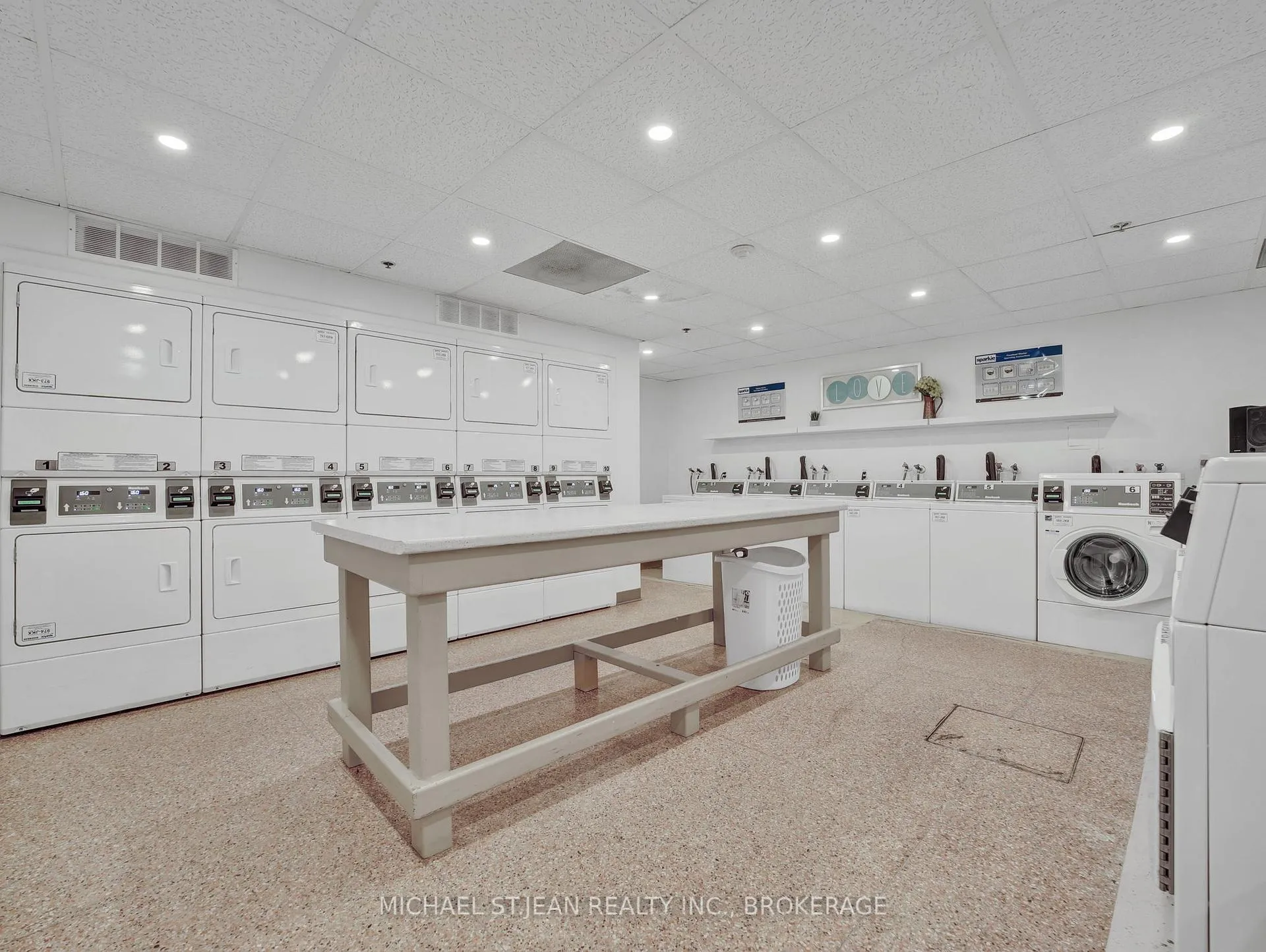 Photo 27 of Unit 912, 15 Nicklaus Drive, Hamilton, Vincent — HOMEH