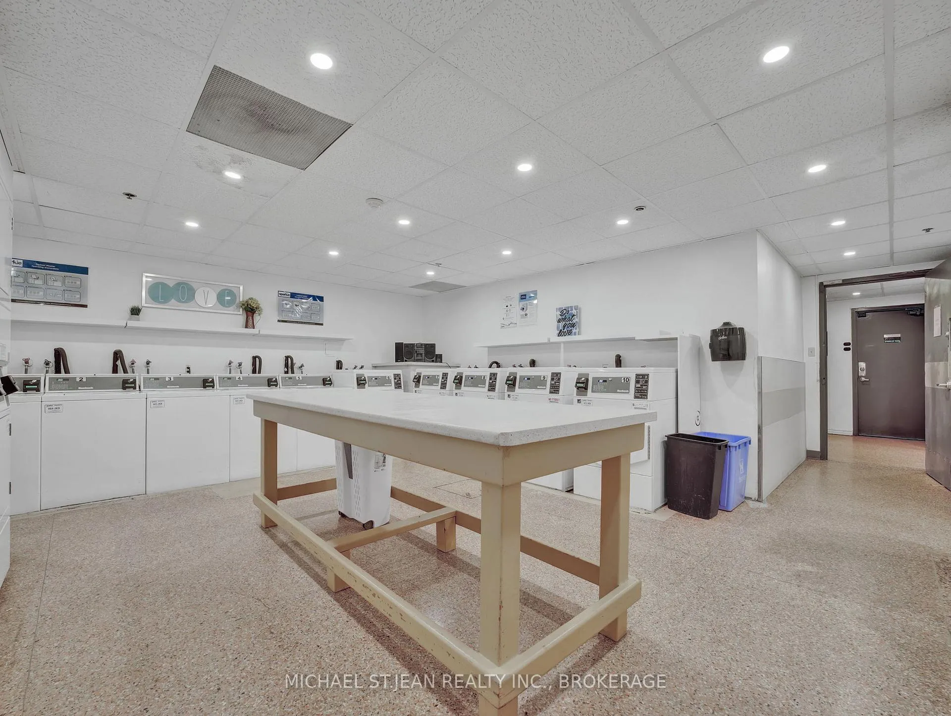 Photo 28 of Unit 912, 15 Nicklaus Drive, Hamilton, Vincent — HOMEH