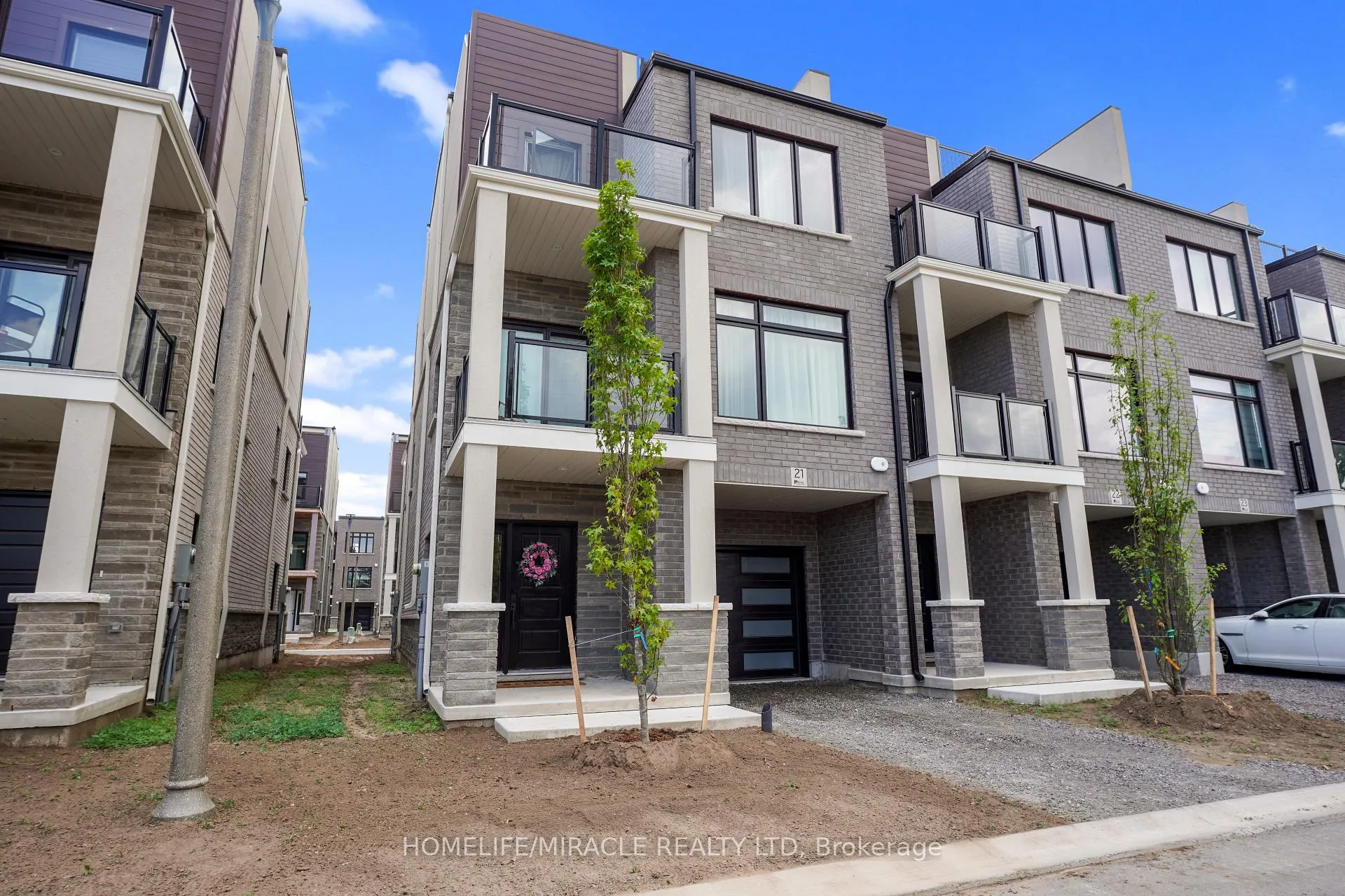 Front of 292 Vine Street