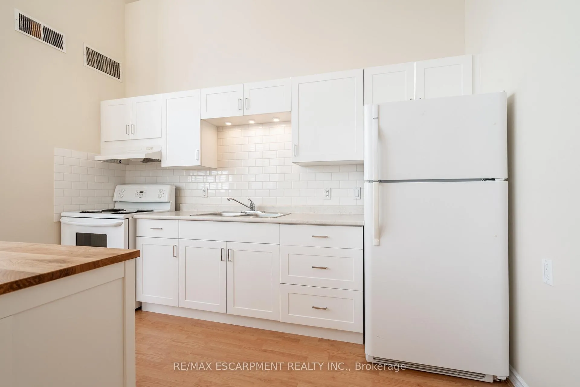 Photo 6 of Unit 102, 111 Grey Street, Brant, Brantford Twp — HOMEH