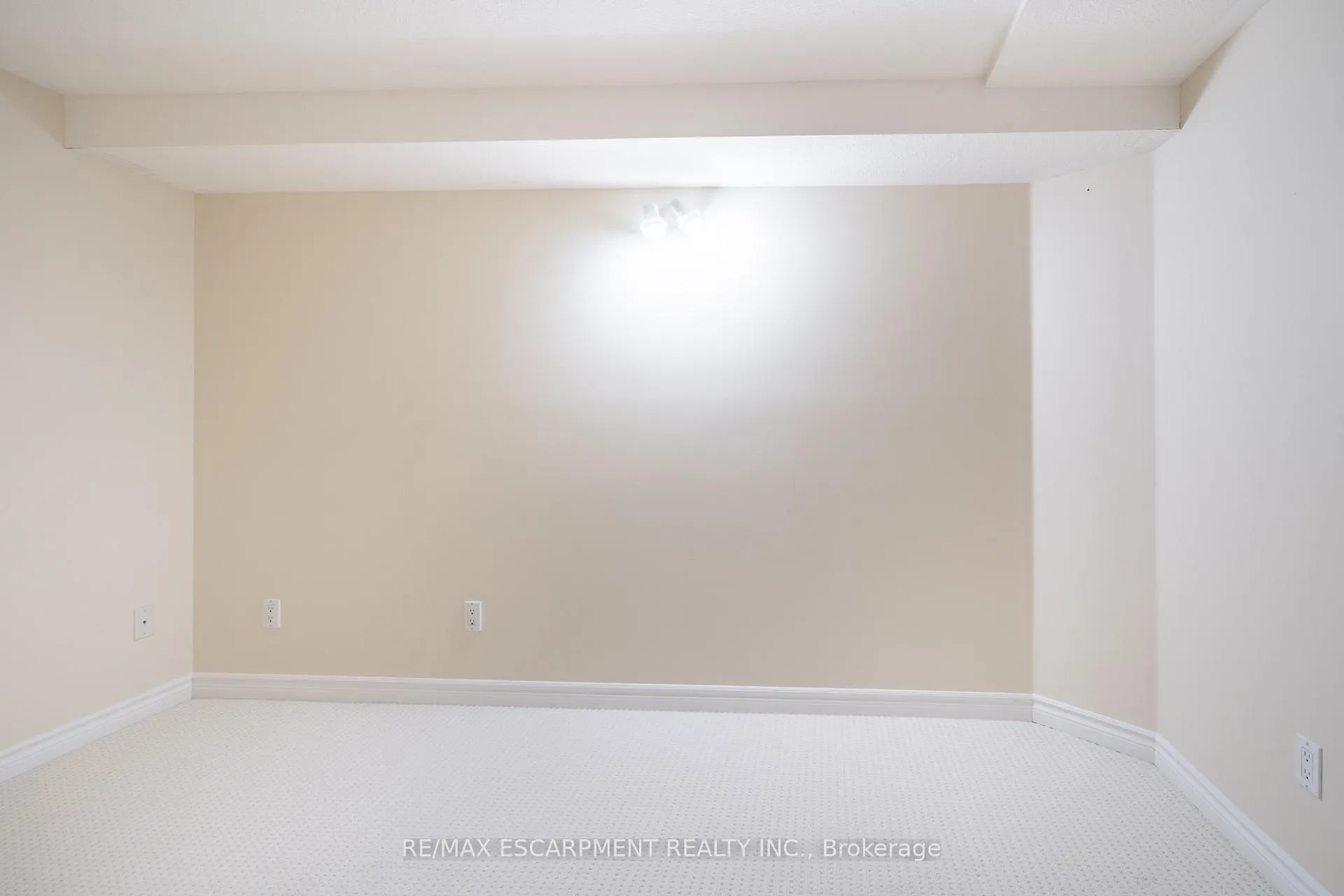 Photo 8 of Unit 102, 111 Grey Street, Brant, Brantford Twp — HOMEH
