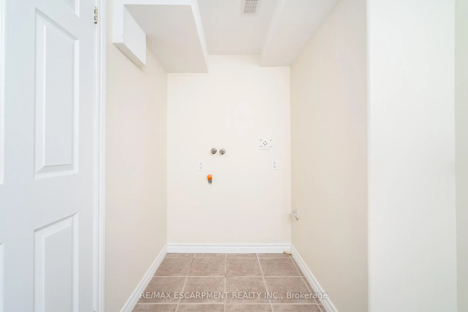 Photo 10 of Unit 102, 111 Grey Street, Brant, Brantford Twp — HOMEH