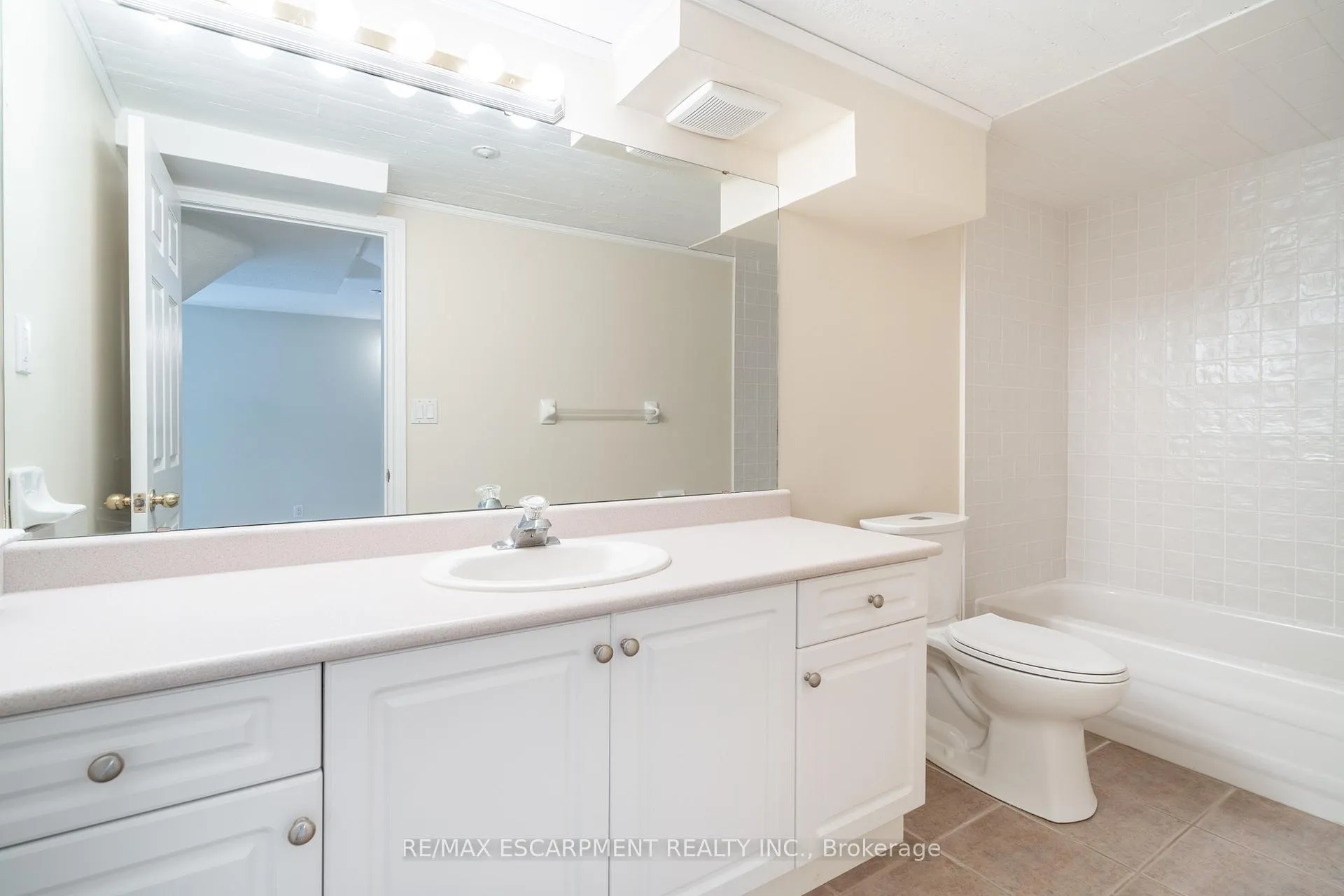 Photo 13 of Unit 102, 111 Grey Street, Brant, Brantford Twp — HOMEH